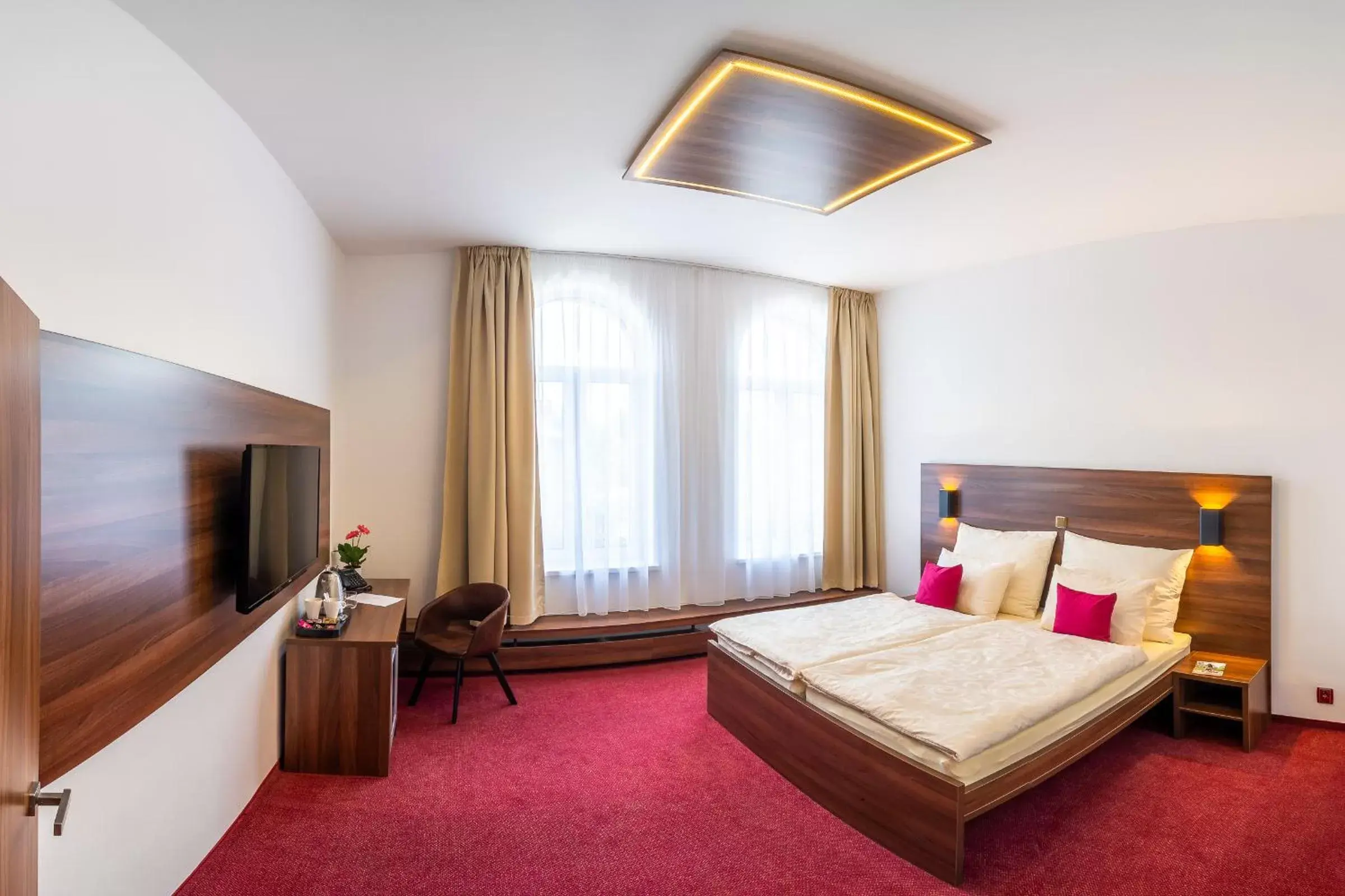 Deluxe Double Room - single occupancy in Bohemia Inn Hotel Deluxe Double Room - single occupancy in Bohemia Inn Hotel