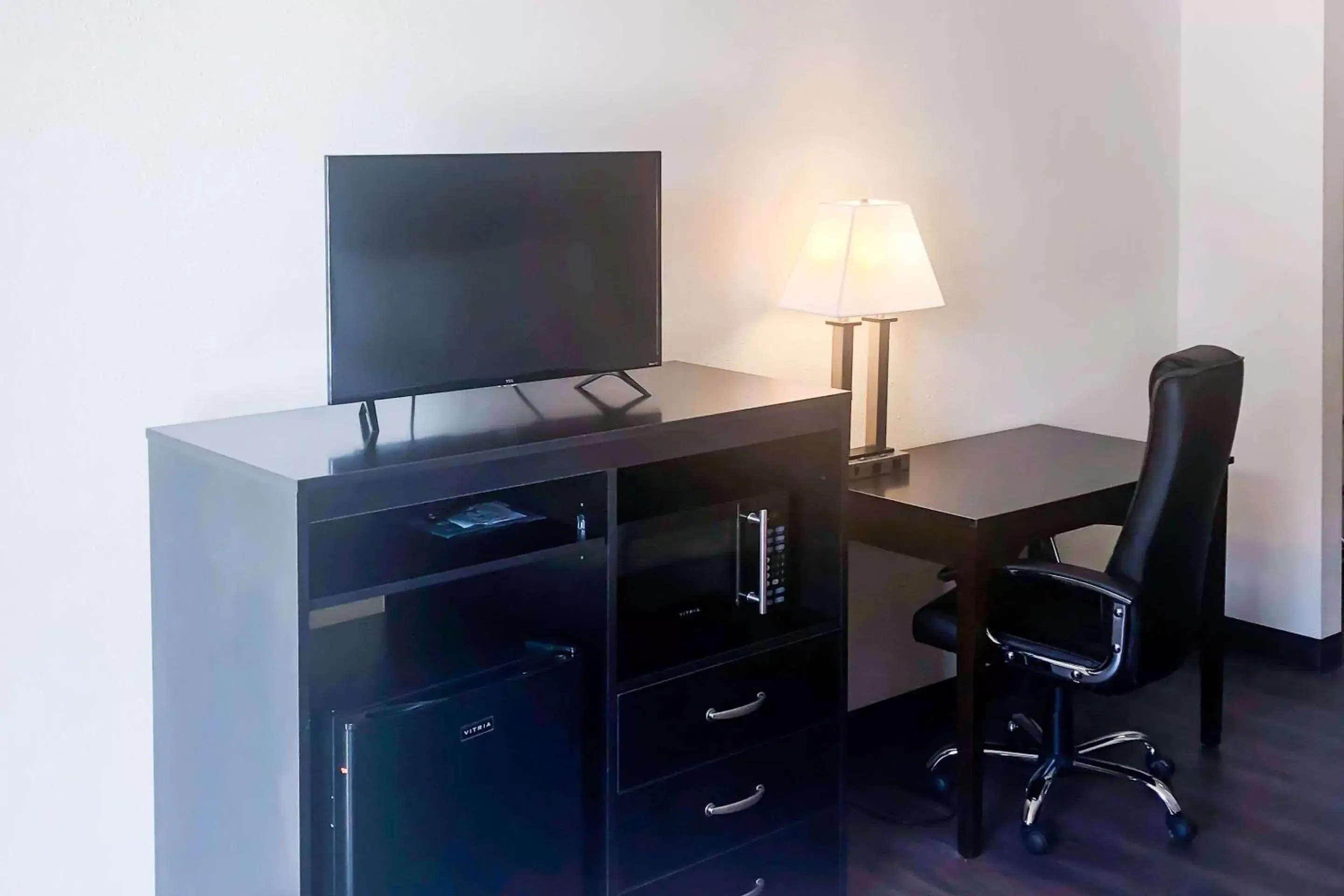 King Suite - Non-Smoking in Clarion Inn and Events Center Pueblo North King Suite - Non-Smoking in Clarion Inn and Events Center Pueblo North