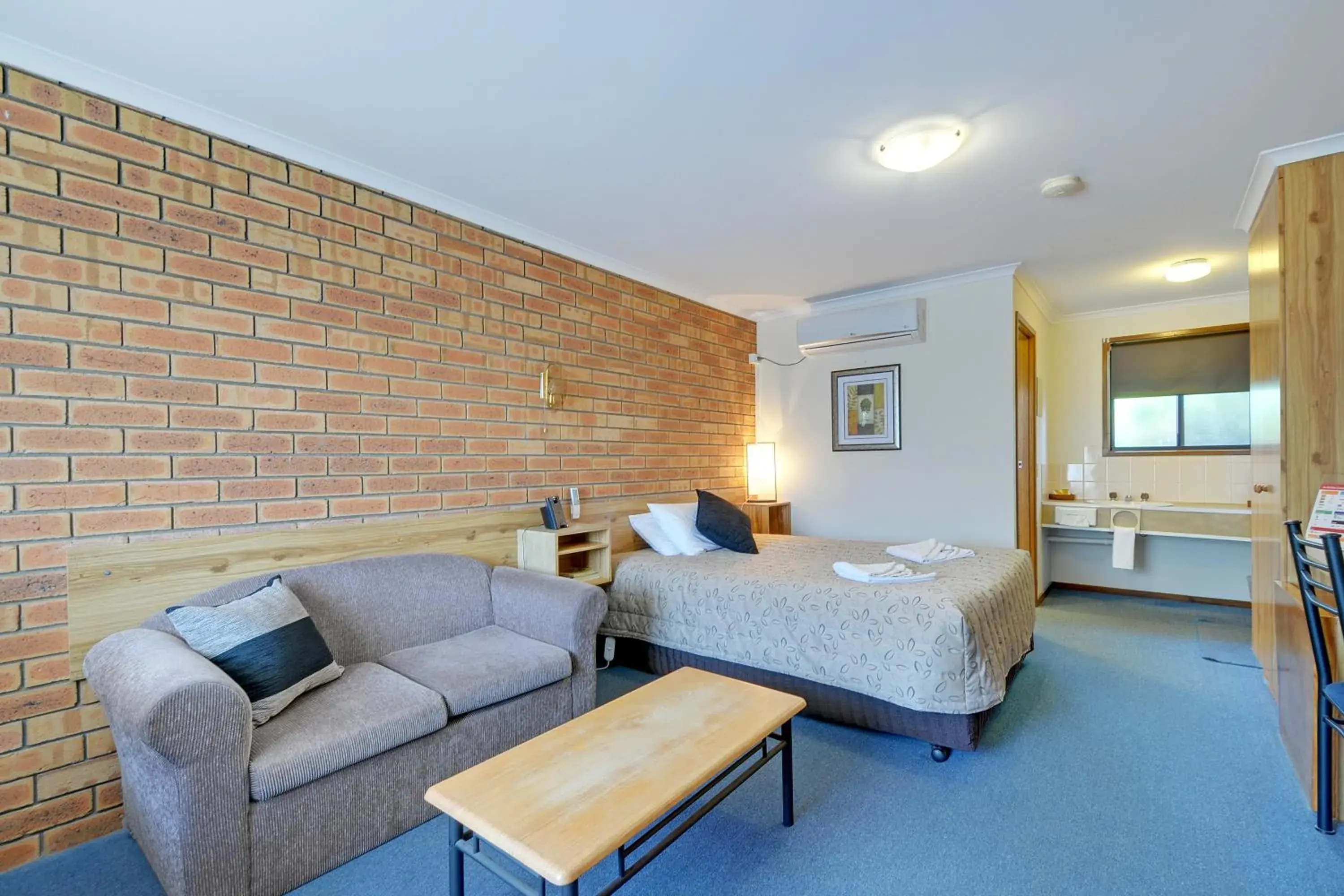 Deluxe Double or Twin Room in Tree Rose Motel Morwell Deluxe Double or Twin Room in Tree Rose Motel Morwell