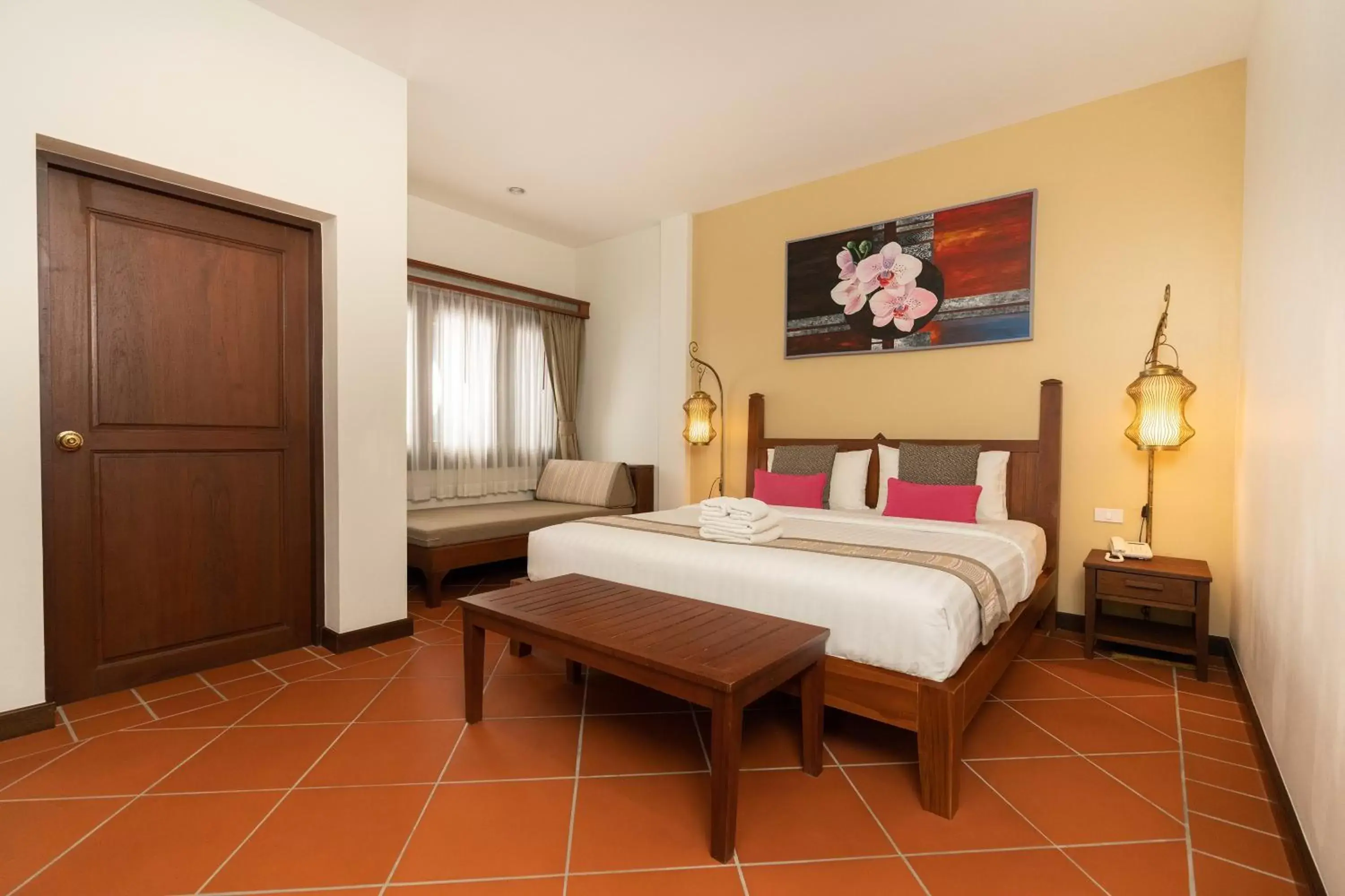 Pool view Super Deluxe King in Villa Sanpakoi Pool view Super Deluxe King in Villa Sanpakoi