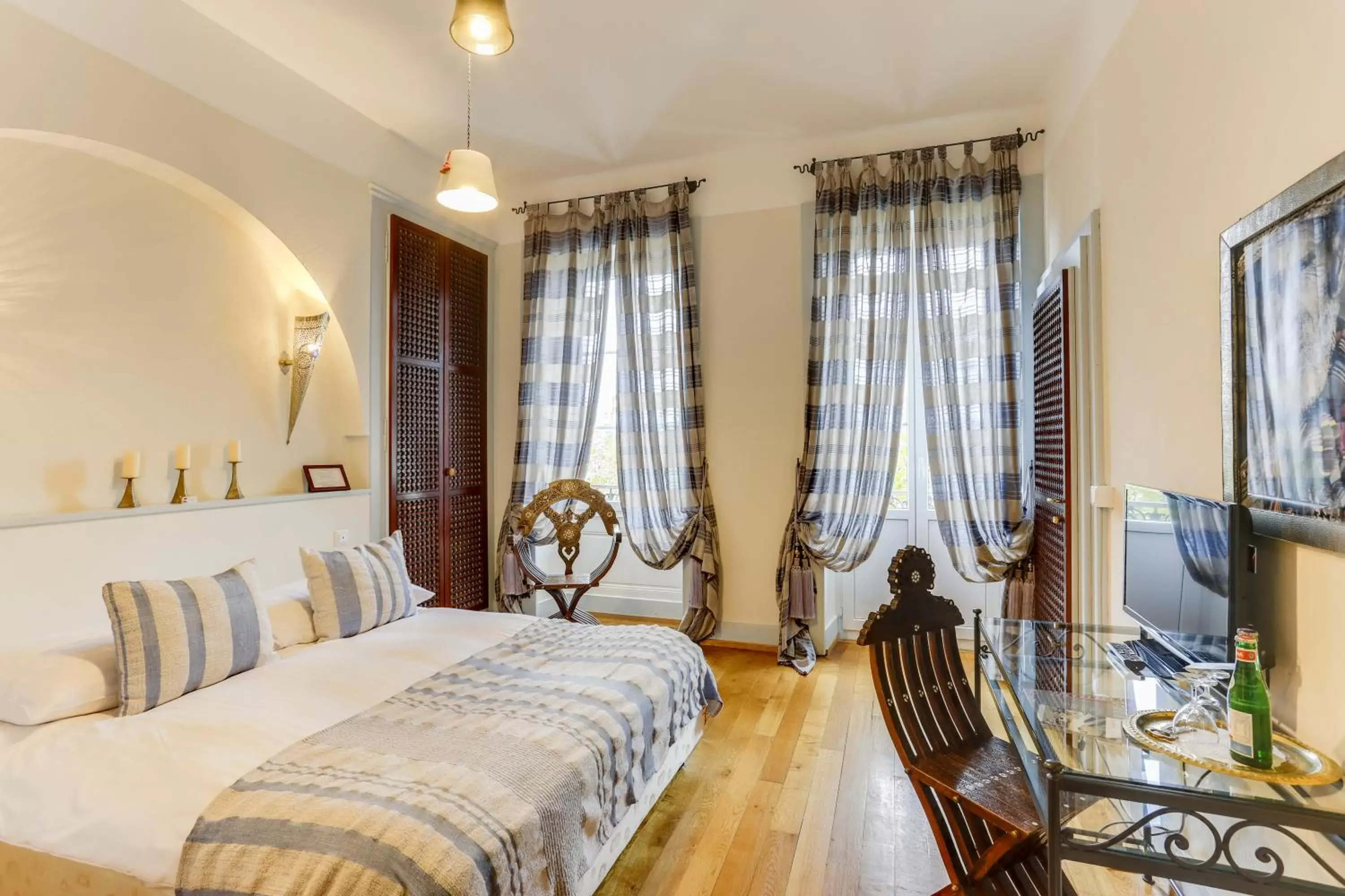 Superior Double Room in Hostellerie de Genève Superior Double Room in Hostellerie de Genève