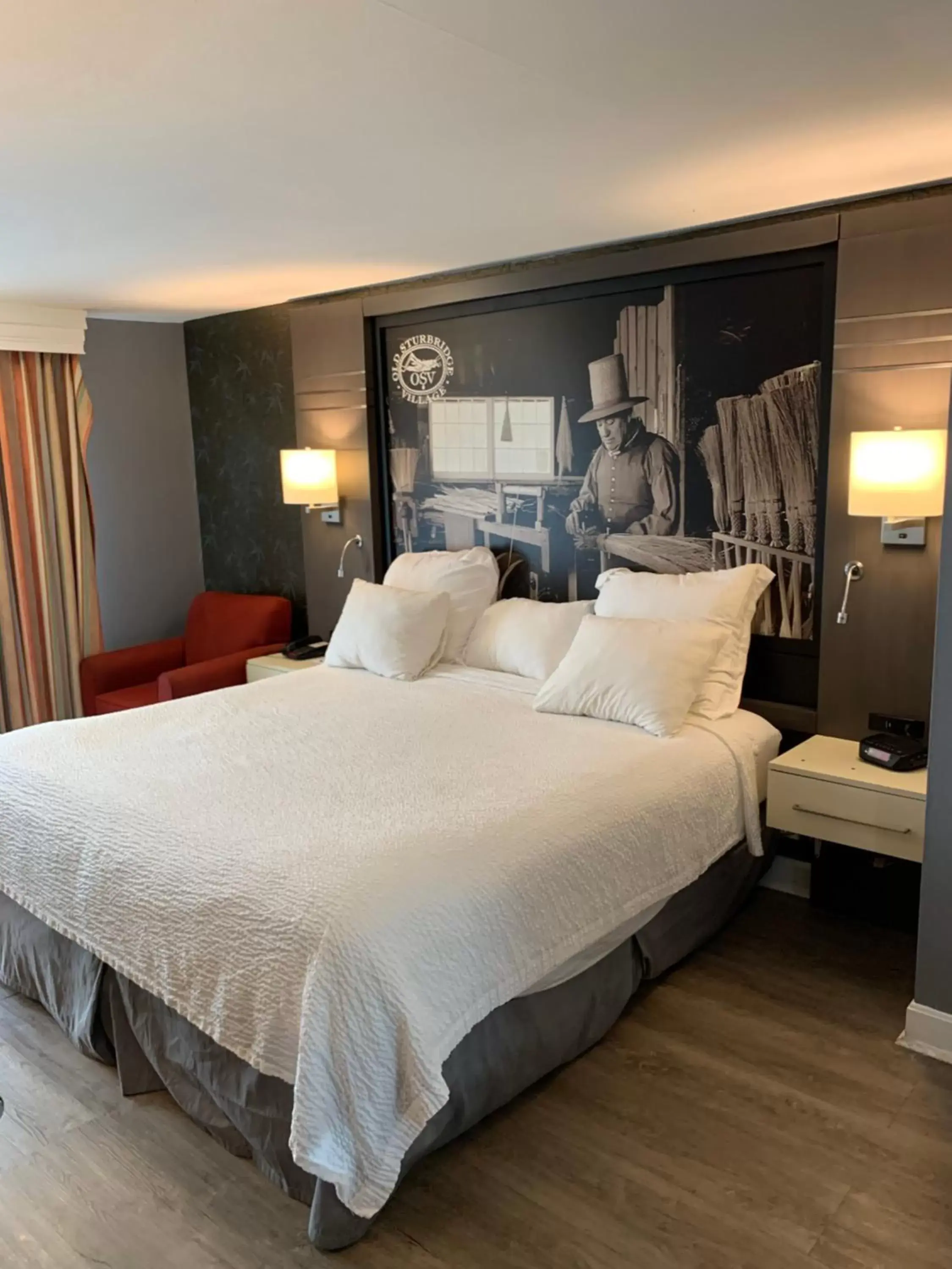 King Room with Pool or Lake View - Non-Smoking in Super 8 by Wyndham Sturbridge King Room with Pool or Lake View - Non-Smoking in Super 8 by Wyndham Sturbridge