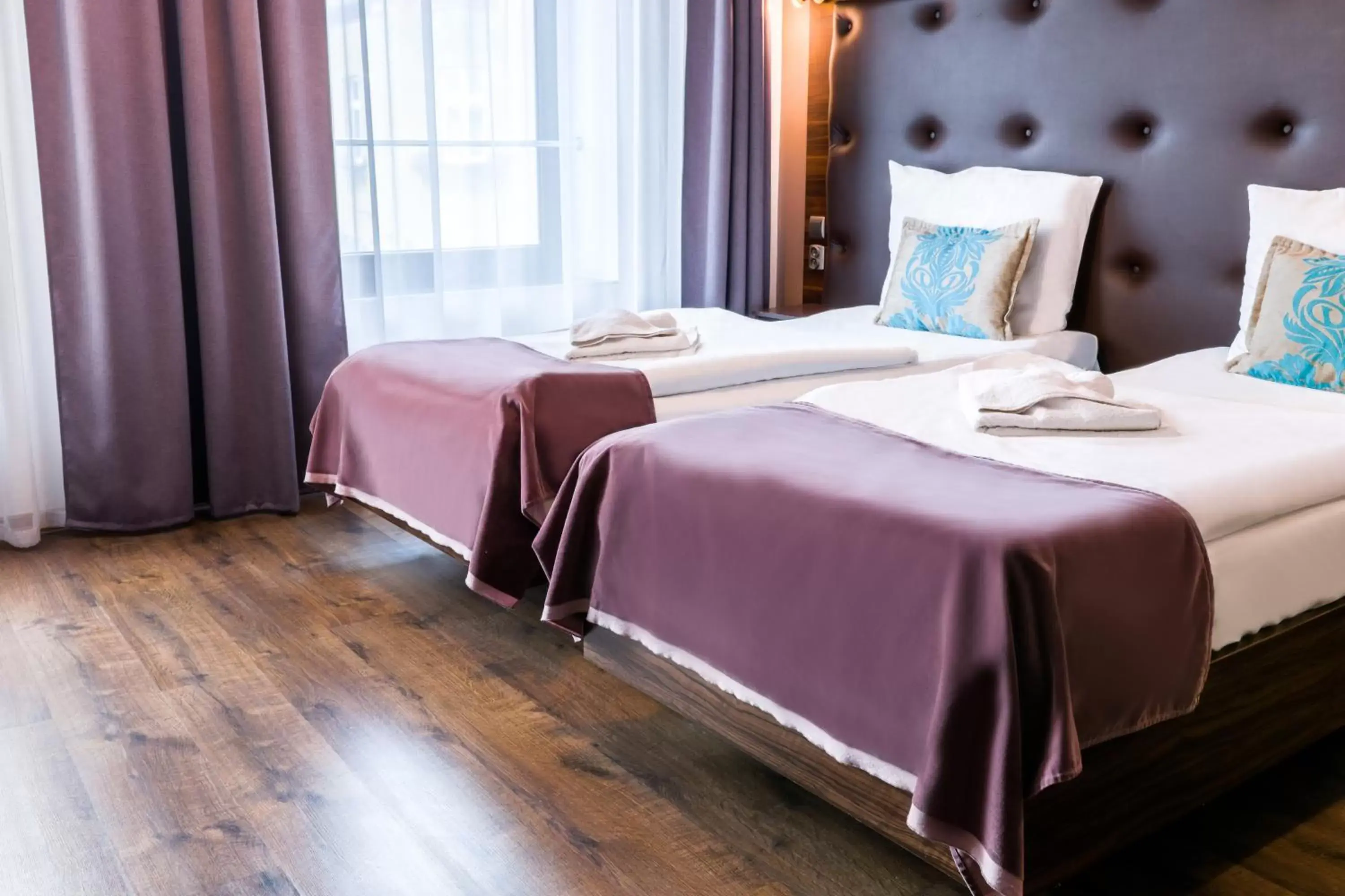 Double Room in Hotel Opera Double Room in Hotel Opera