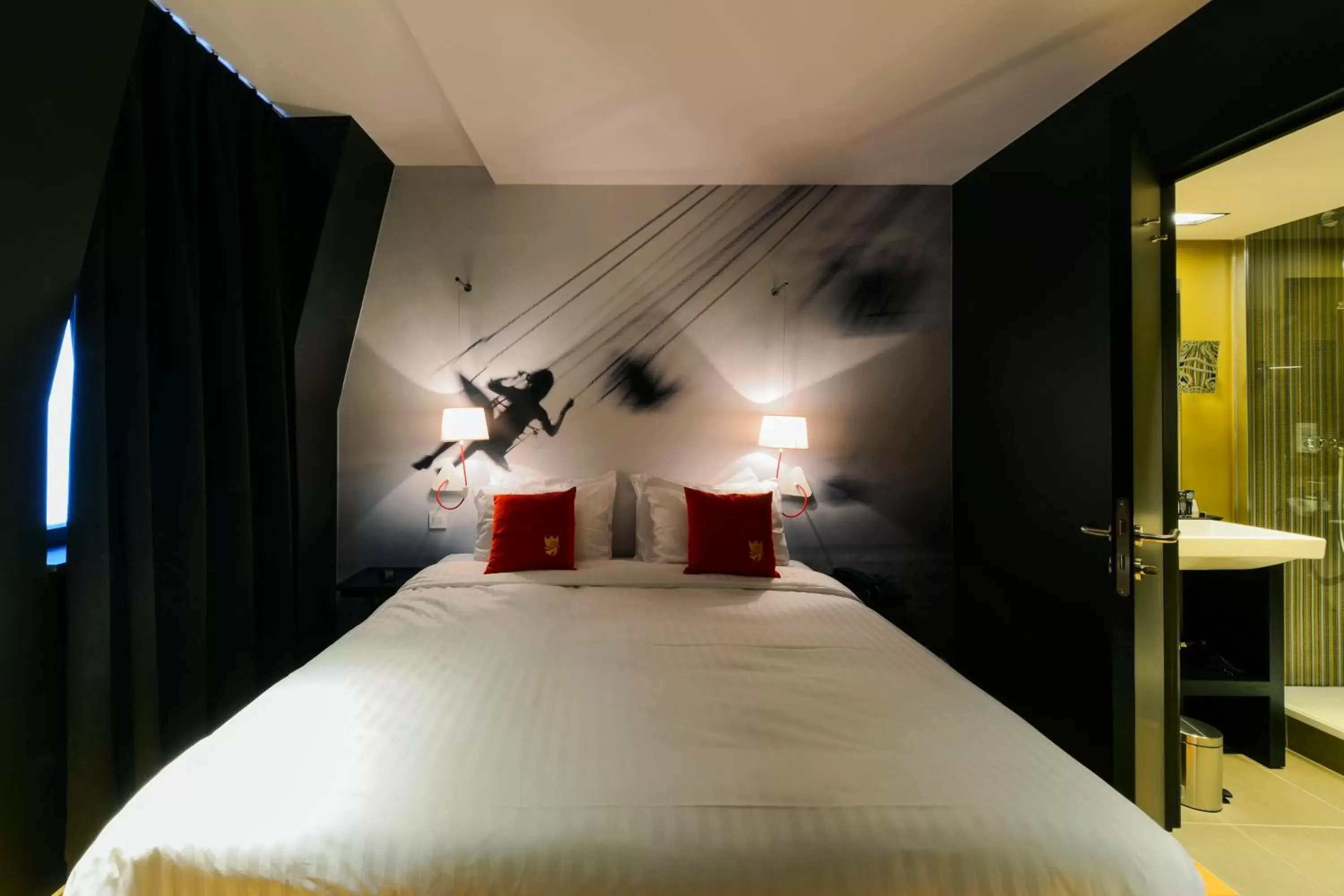 Deluxe Double Room with Pool Side in Hotel The Royal Snail Deluxe Double Room with Pool Side in Hotel The Royal Snail