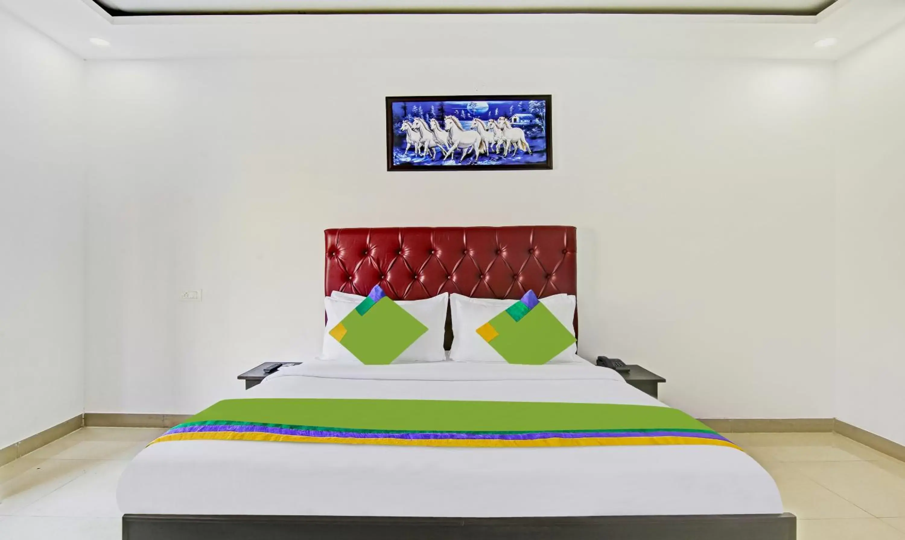 Deluxe Double Room in Treebo Trend Royal Empire Deluxe Double Room in Treebo Trend Royal Empire