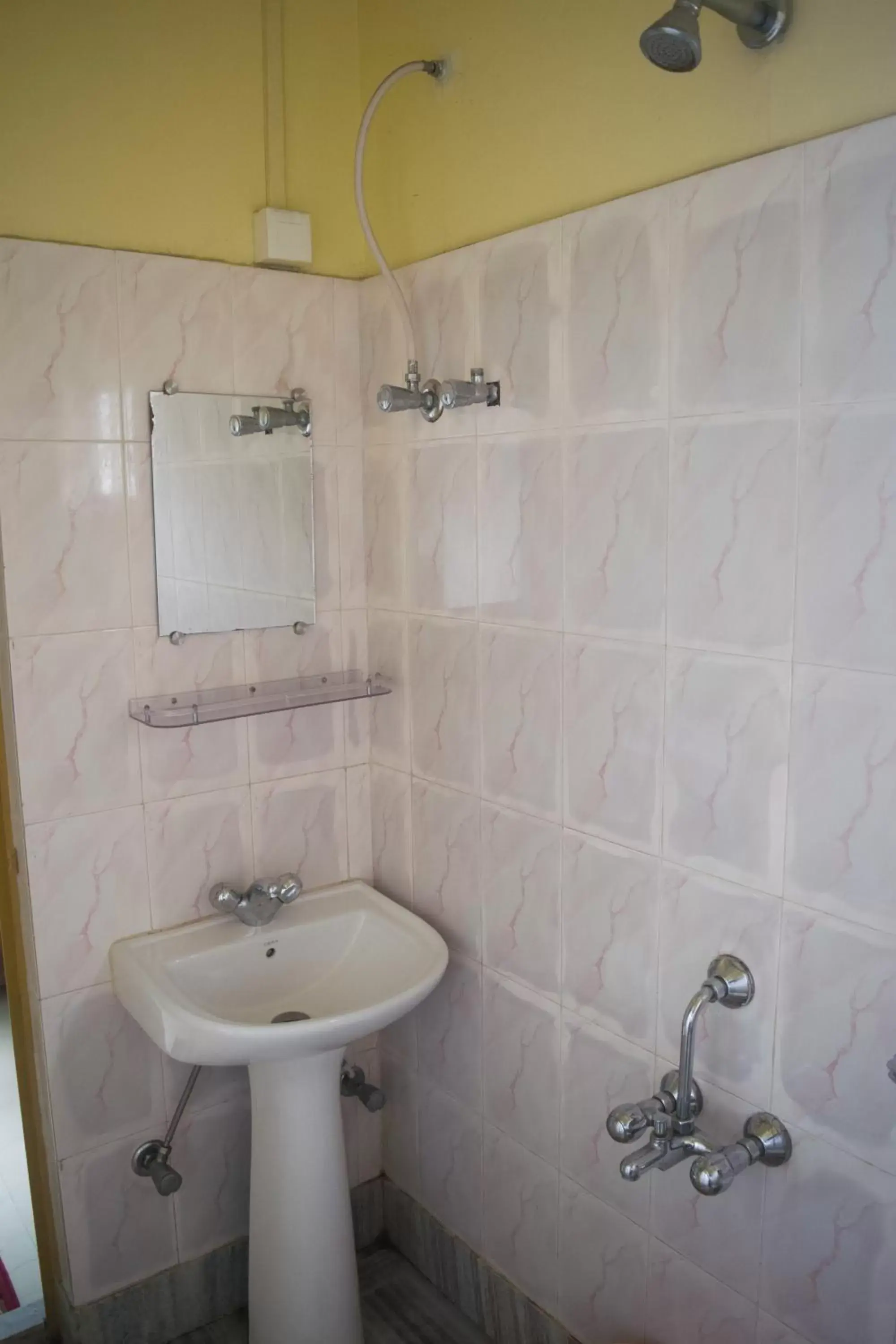 Standard King Room - single occupancy in Sewak Lodge Standard King Room - single occupancy in Sewak Lodge