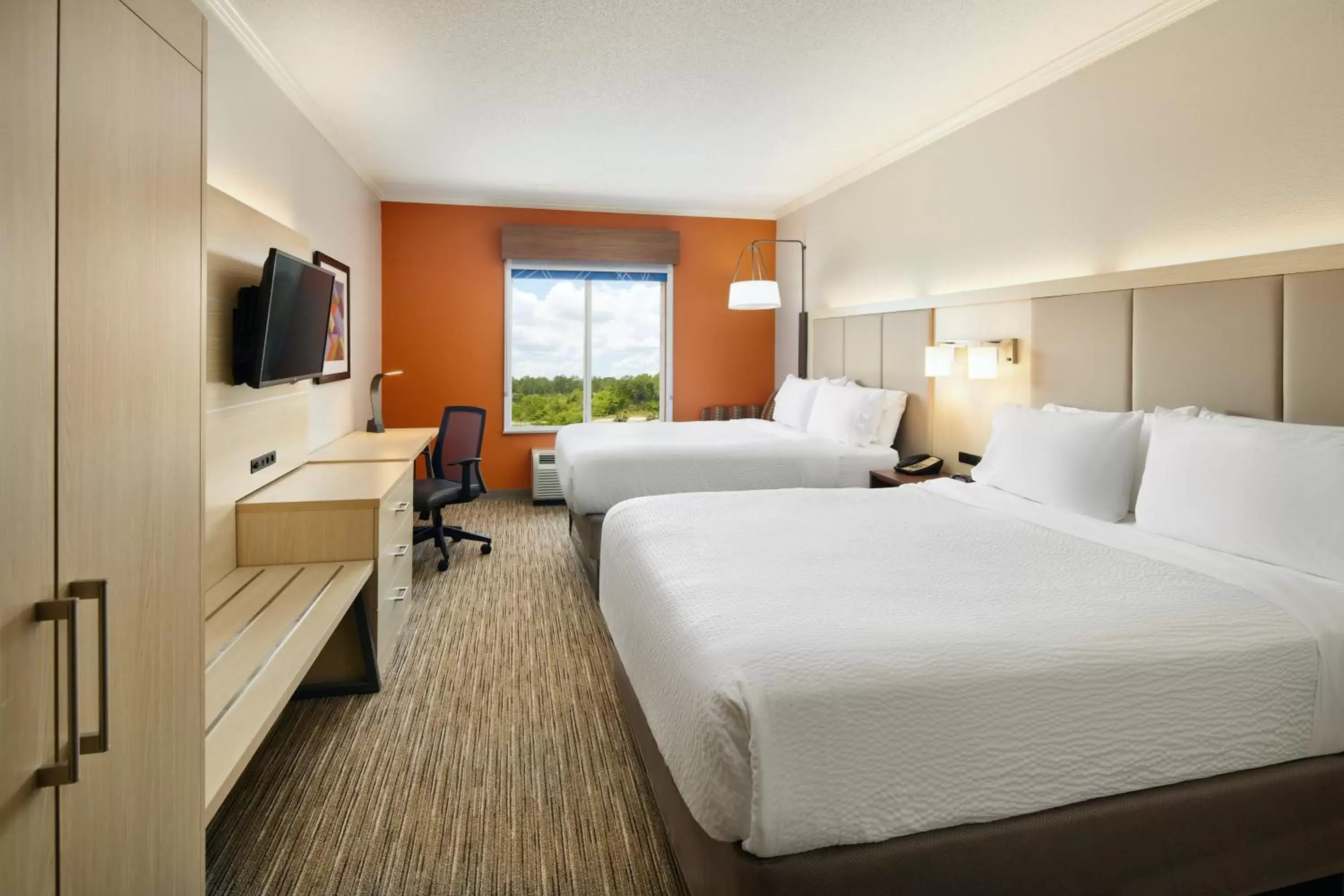 Standard Queen Room with Two Queen Beds in Holiday Inn Express & Suites Bonifay by IHG Standard Queen Room with Two Queen Beds in Holiday Inn Express & Suites Bonifay by IHG