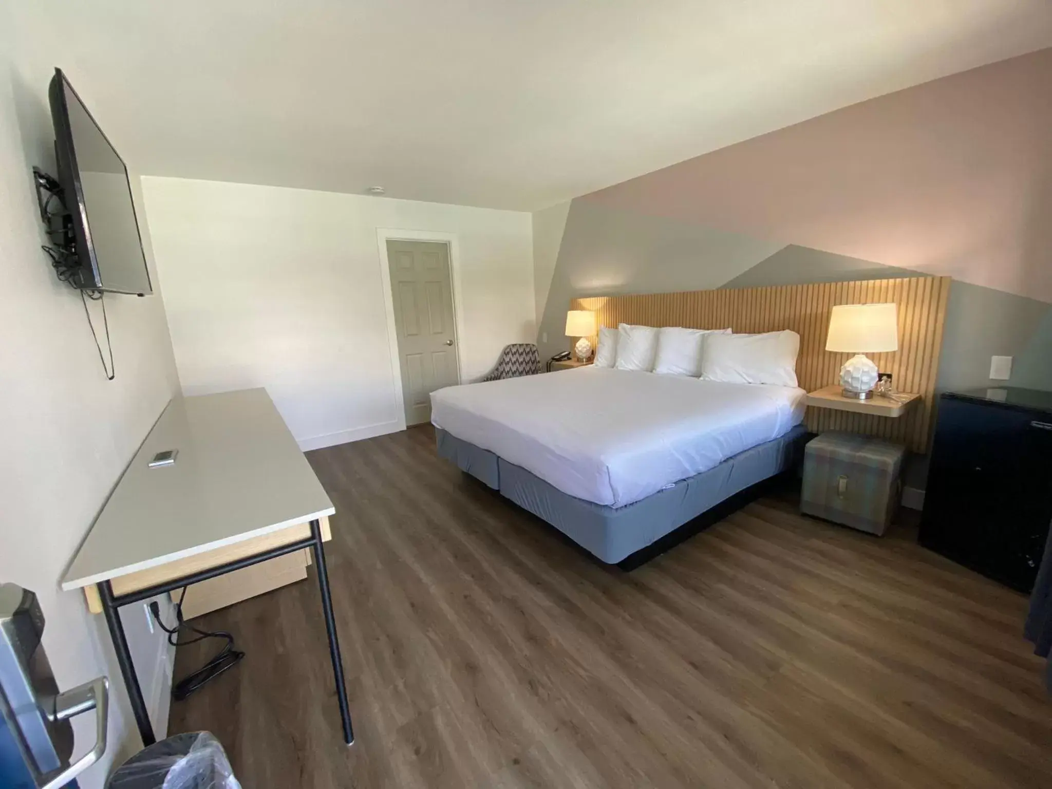 King Suite in Salt Air Lodge King Suite in Salt Air Lodge