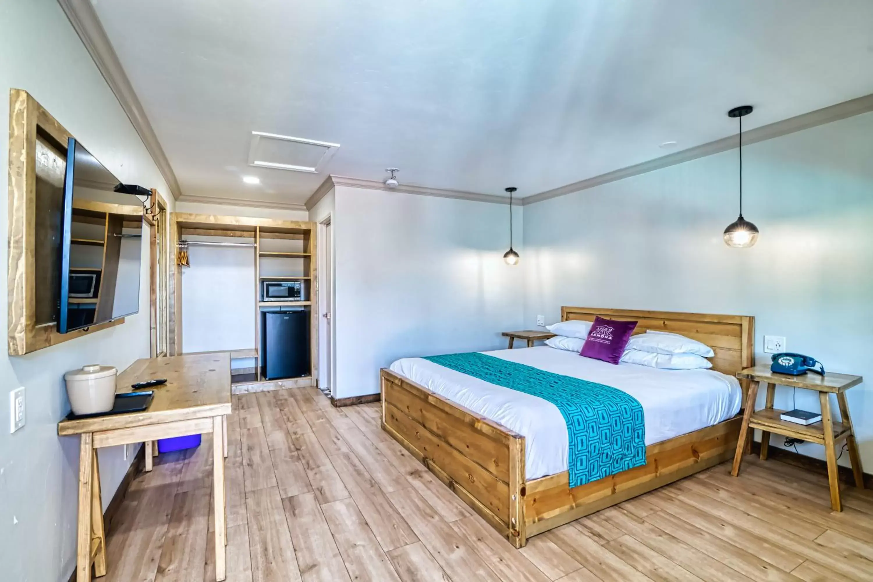 King Room in Ramona Valley Inn King Room in Ramona Valley Inn