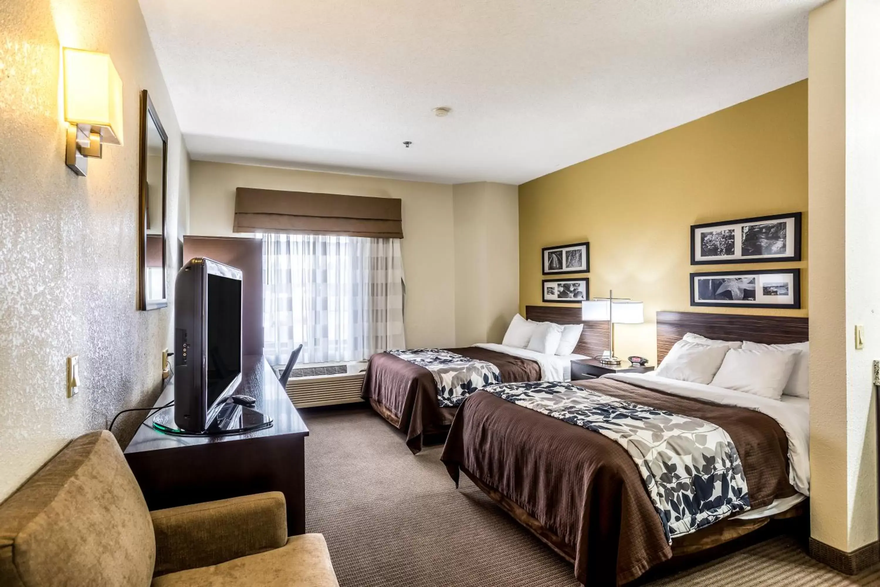 Double Room with Two Double Beds - Non-Smoking in Wingate by Wyndham Owensboro Double Room with Two Double Beds - Non-Smoking in Wingate by Wyndham Owensboro