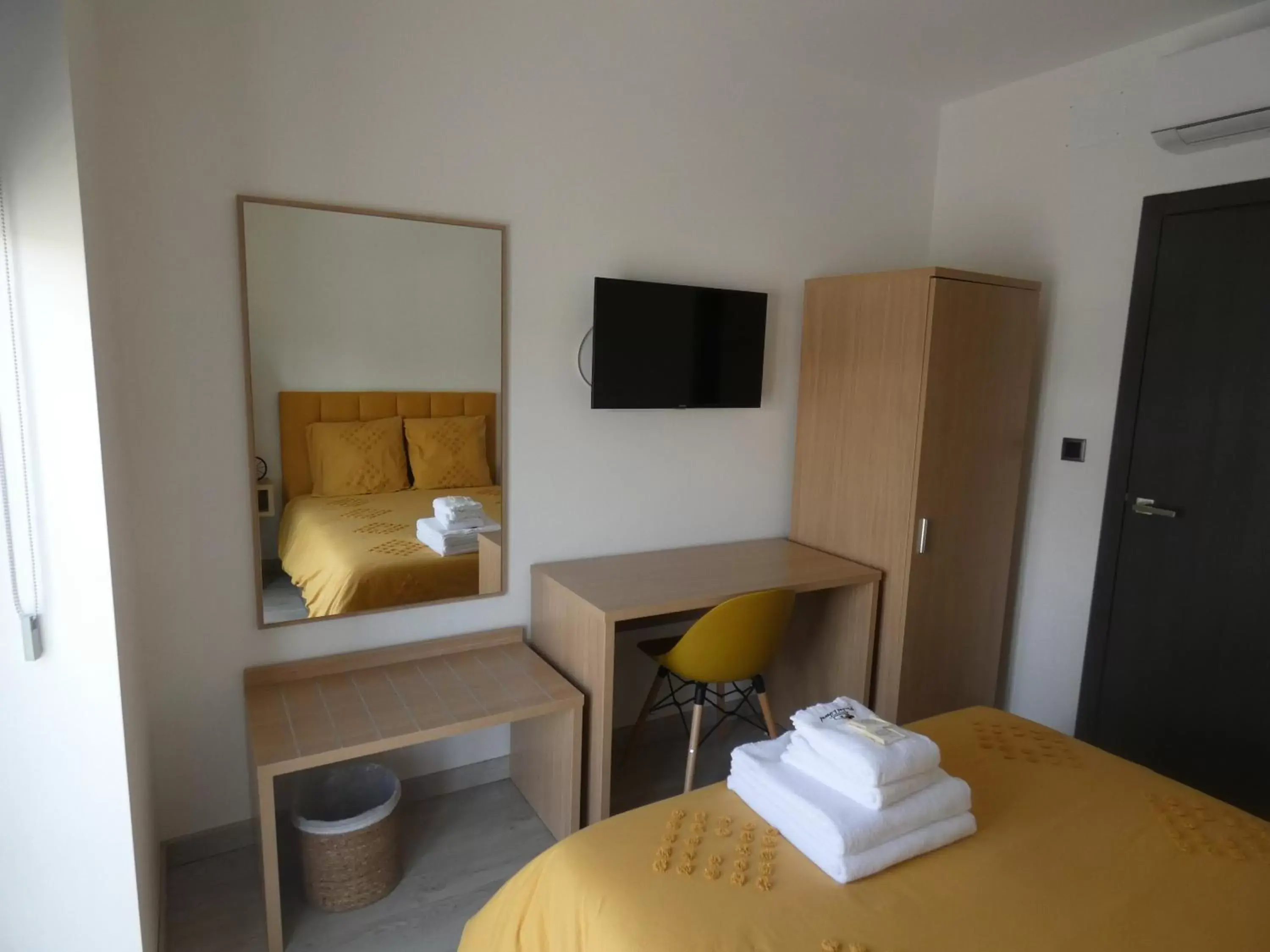 Double Room with Shared Bathroom in Pinhal Litoral Double Room with Shared Bathroom in Pinhal Litoral