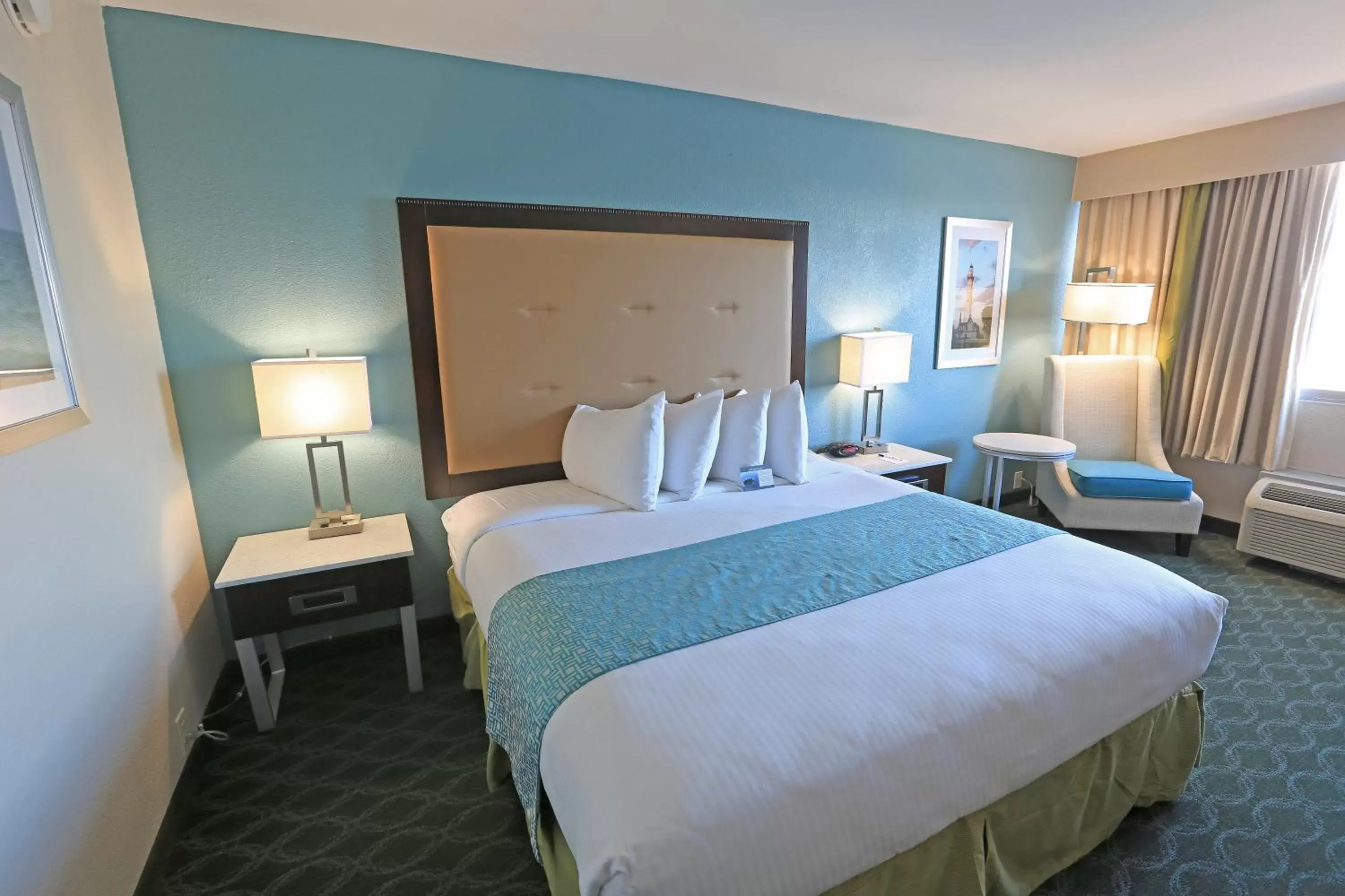 King Room with Lake View in Wyndham Garden Kenosha Harborside King Room with Lake View in Wyndham Garden Kenosha Harborside