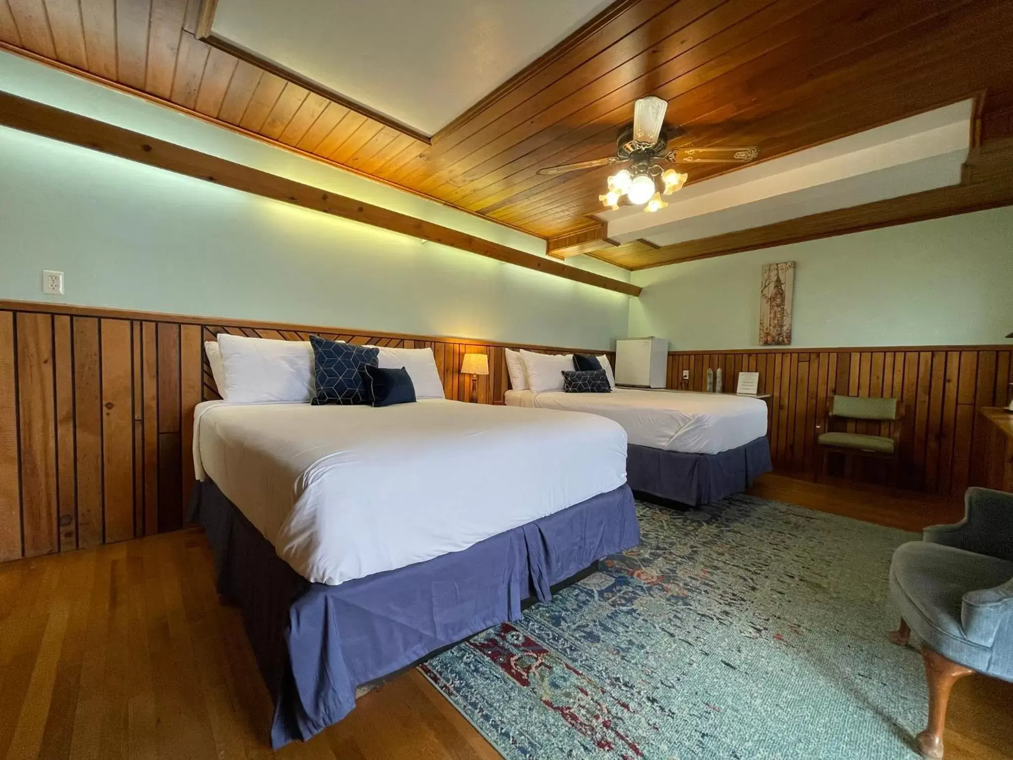 Room 304 in Skyline Village Inn Room 304 in Skyline Village Inn