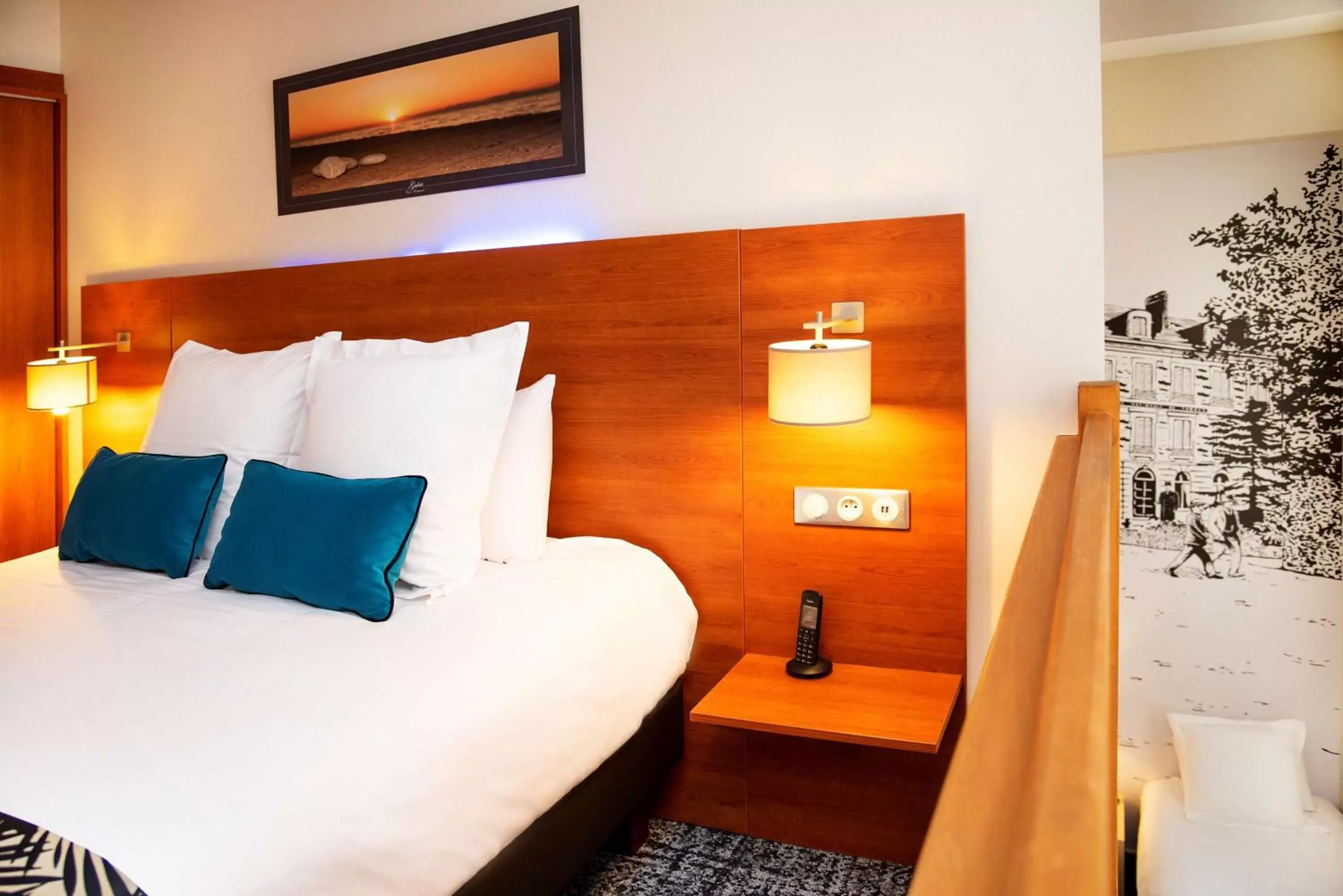 Duplex Family Room in Best Western Plus Hôtel Colbert Duplex Family Room in Best Western Plus Hôtel Colbert