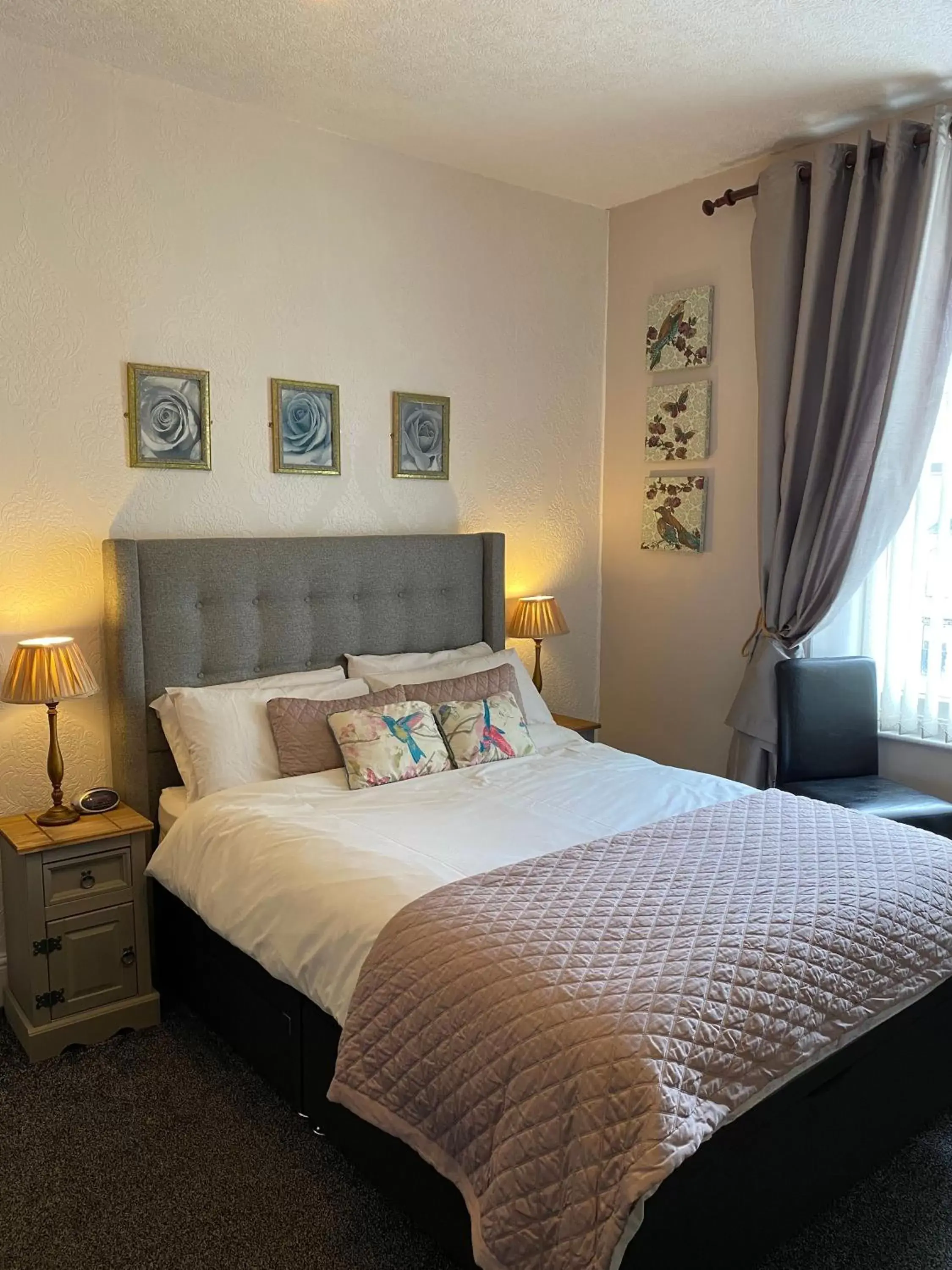 Family Room (2 Adults + 2 Children) in The Clovelly Family Room (2 Adults + 2 Children) in The Clovelly