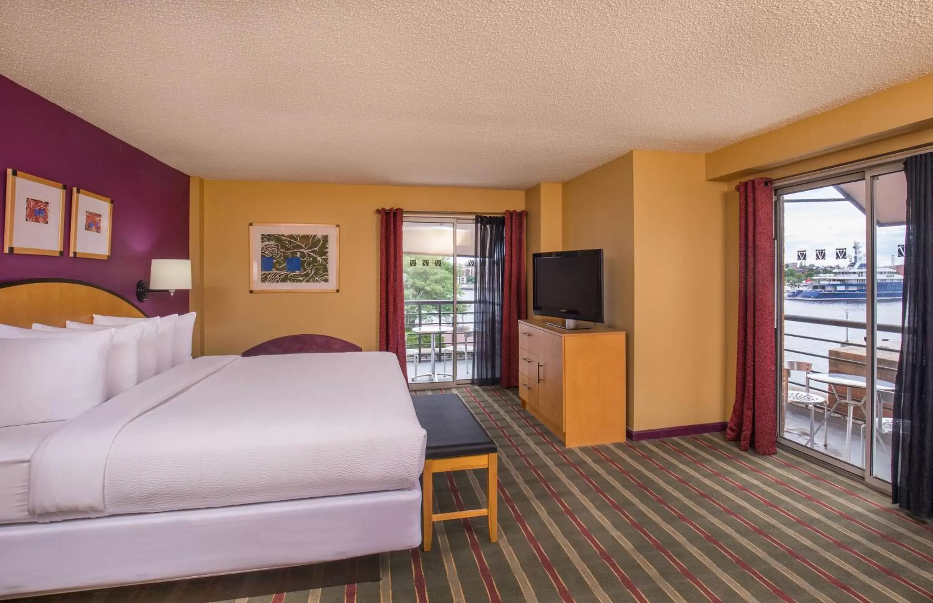 King Room with Balcony and Harbor View in Pier 5 Hotel Baltimore King Room with Balcony and Harbor View in Pier 5 Hotel Baltimore