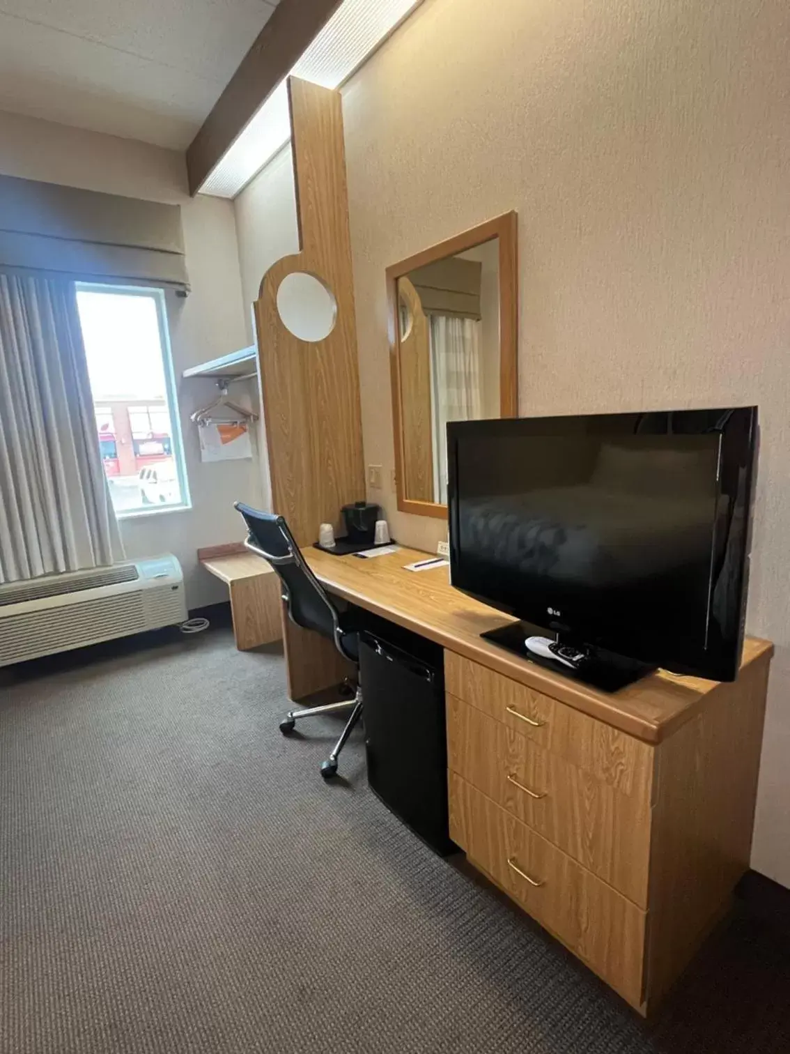 Queen Room with Two Queen Beds in Sleep Inn Lynchburg - University Area & Hwy 460 Queen Room with Two Queen Beds in Sleep Inn Lynchburg - University Area & Hwy 460