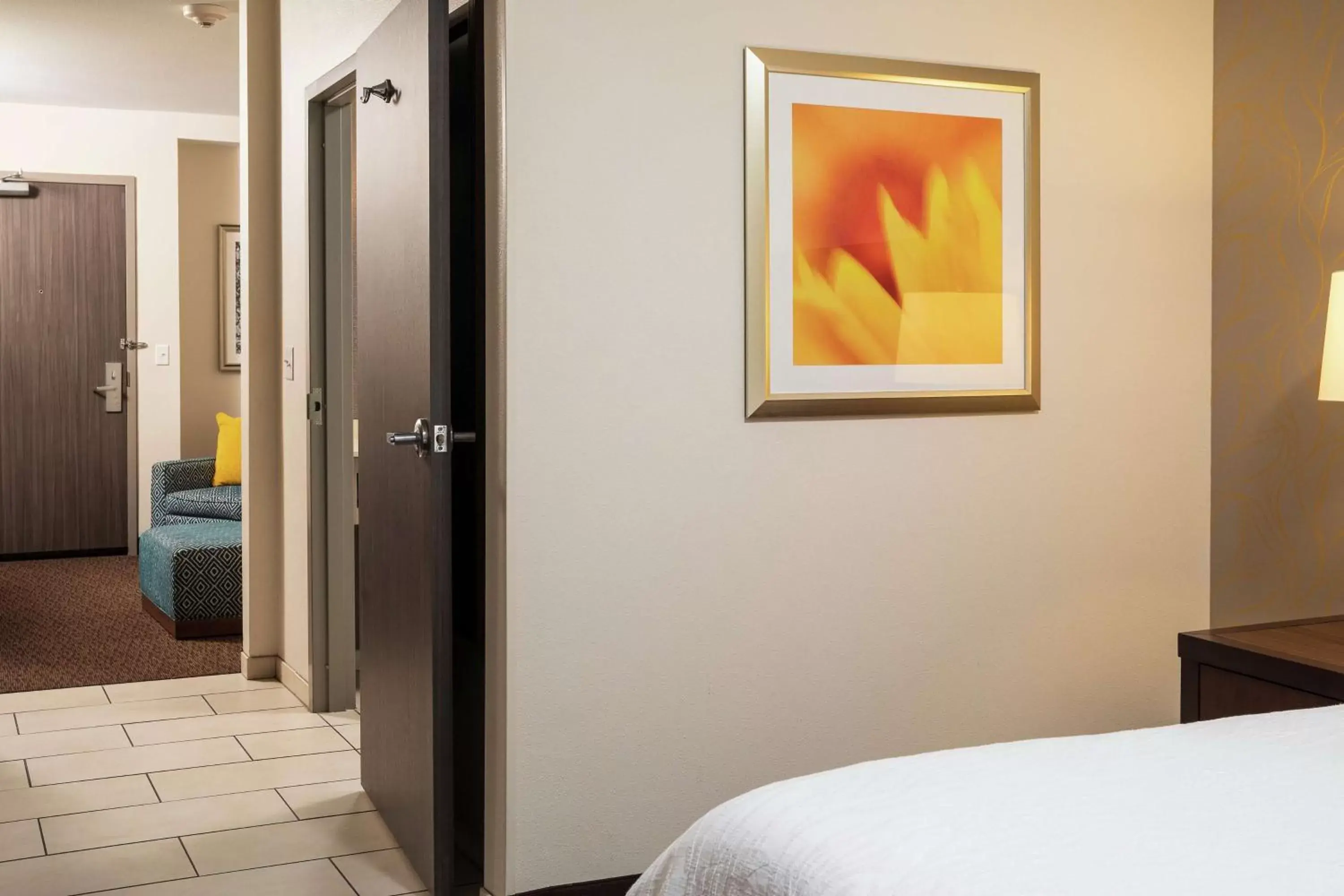 Junior King Suite with Sofa Bed in Hilton Garden Inn Sioux Falls Downtown Junior King Suite with Sofa Bed in Hilton Garden Inn Sioux Falls Downtown