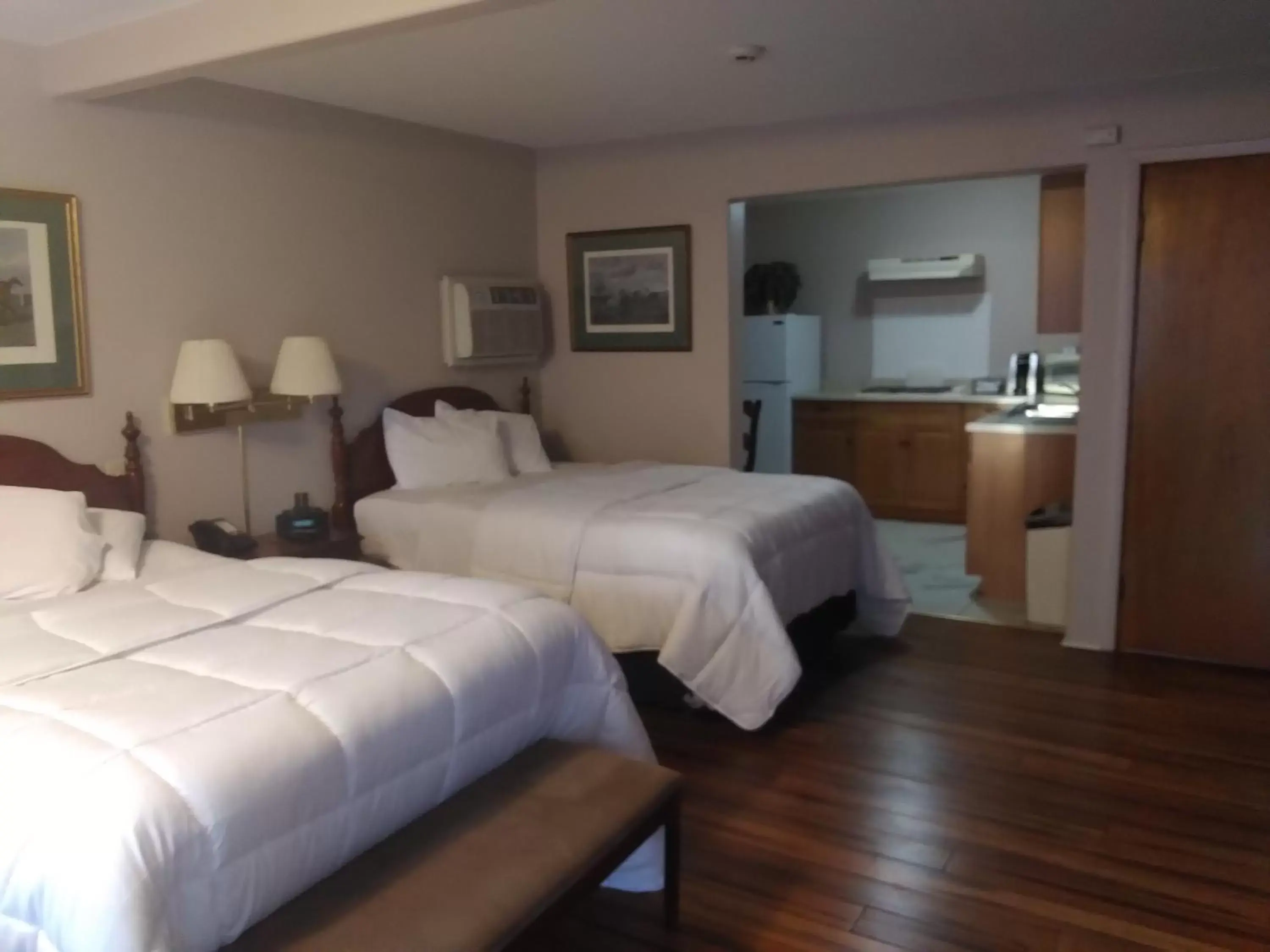 Premium Double Room with Two Double Beds and Kitchenette in Stay Saratoga Premium Double Room with Two Double Beds and Kitchenette in Stay Saratoga
