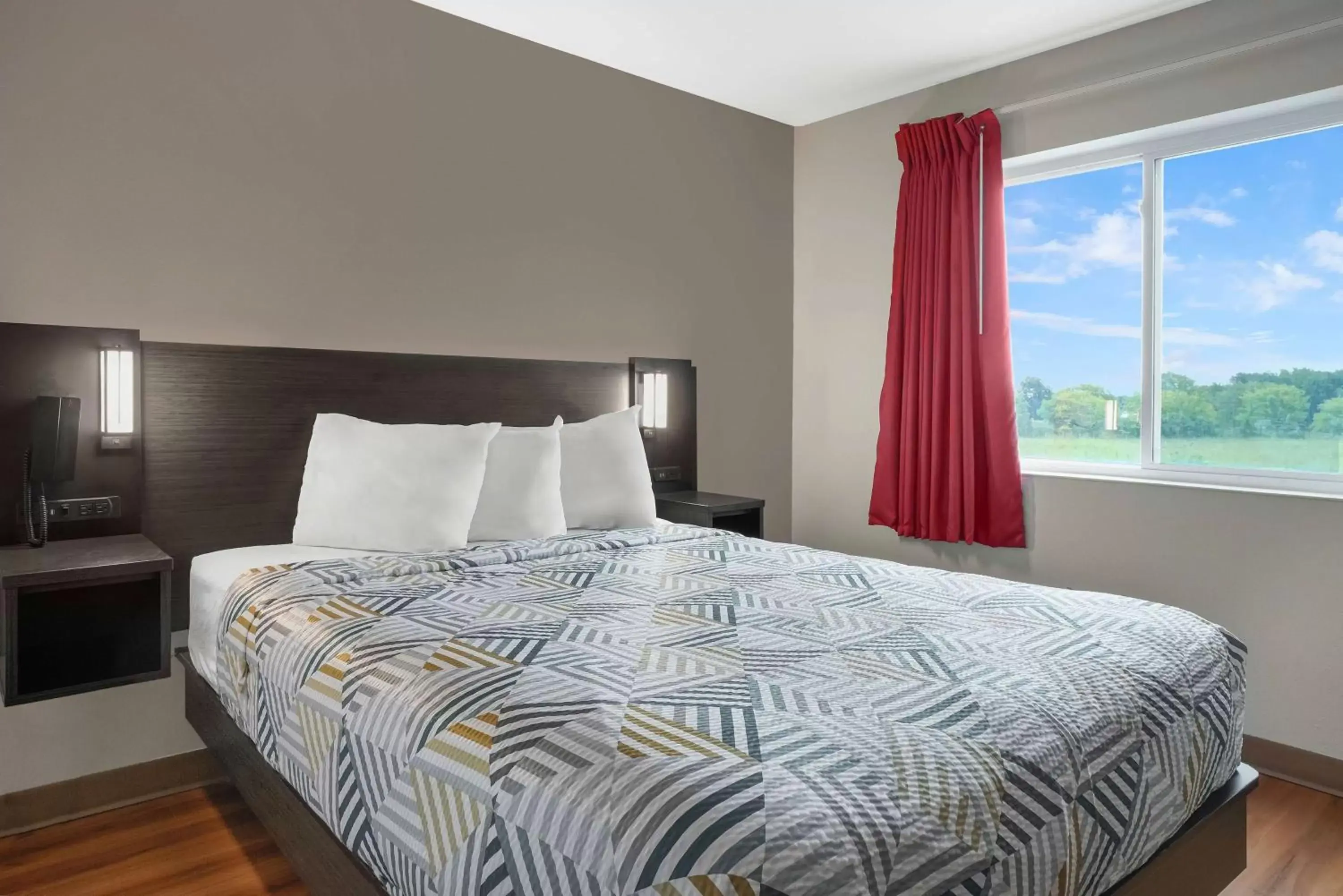 Queen Room - Disability Access - Non-Smoking in Motel 6-Montgomery, AL - Airport Queen Room - Disability Access - Non-Smoking in Motel 6-Montgomery, AL - Airport