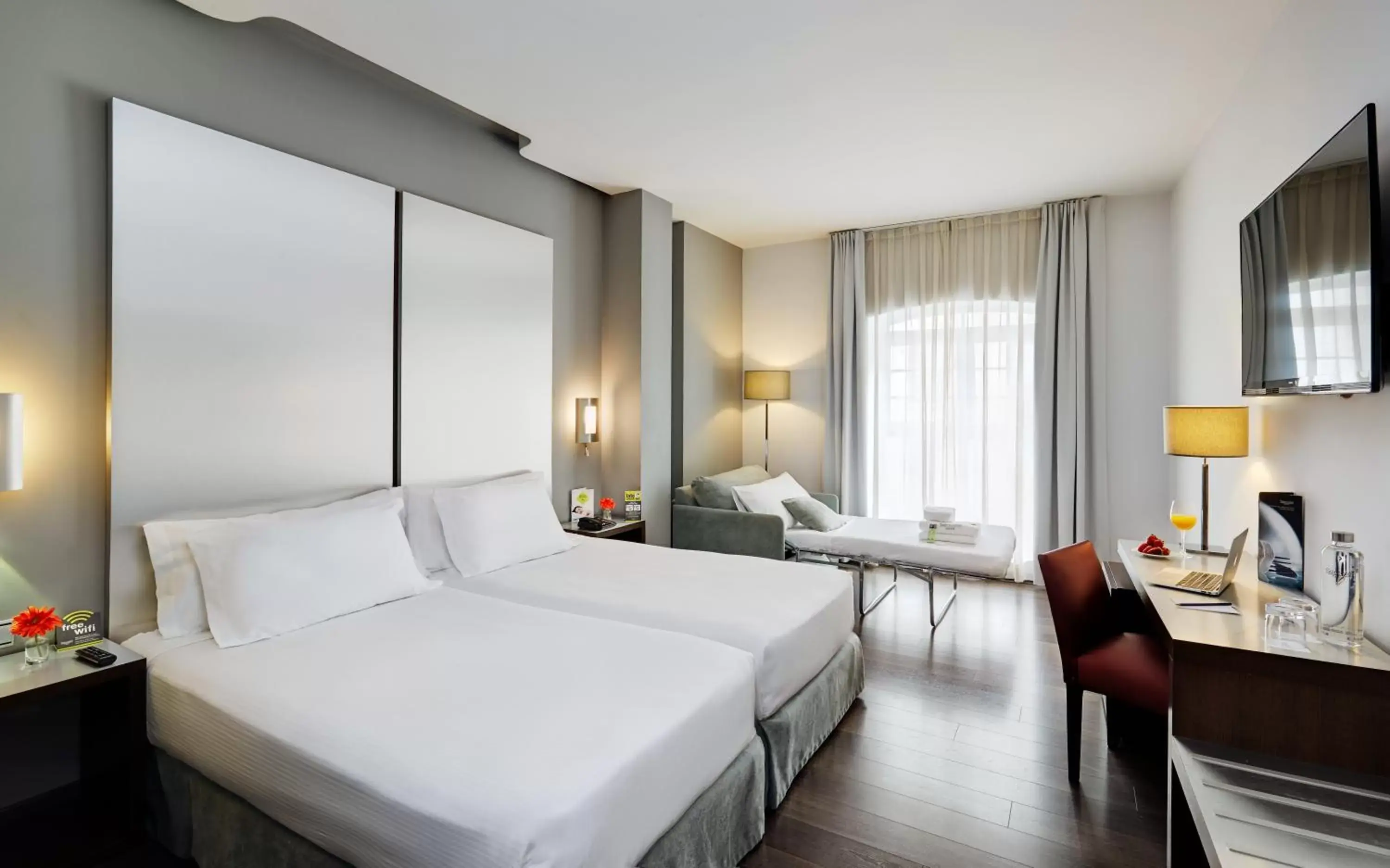 Standard Double or Twin Room in Sercotel Coliseo Standard Double or Twin Room in Sercotel Coliseo