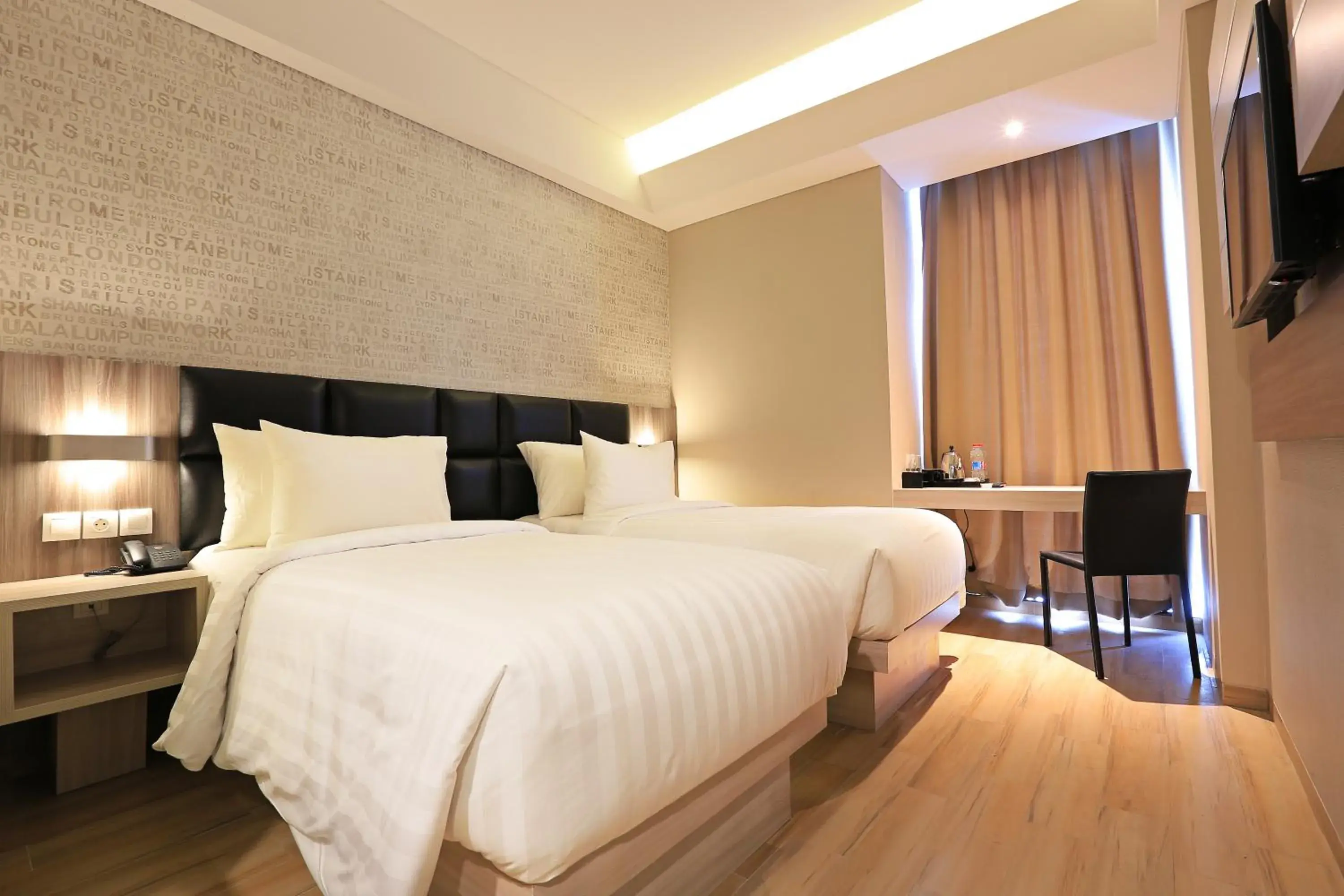 Deluxe Double Room in Luminor Hotel Jambi Kebun Jeruk By WH Deluxe Double Room in Luminor Hotel Jambi Kebun Jeruk By WH