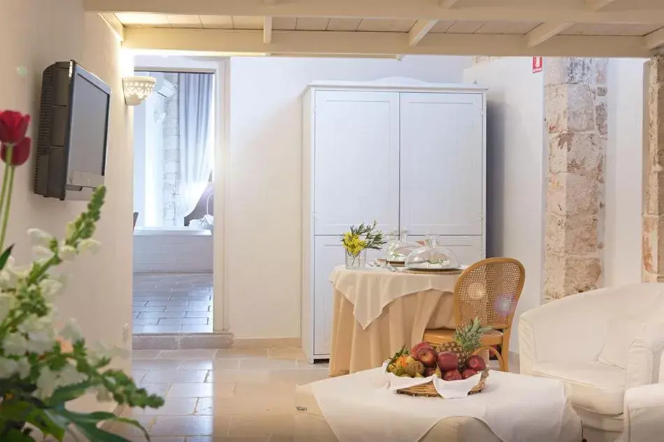 Deluxe Suite with Spa Bath in Hotel Corte Altavilla Deluxe Suite with Spa Bath in Hotel Corte Altavilla