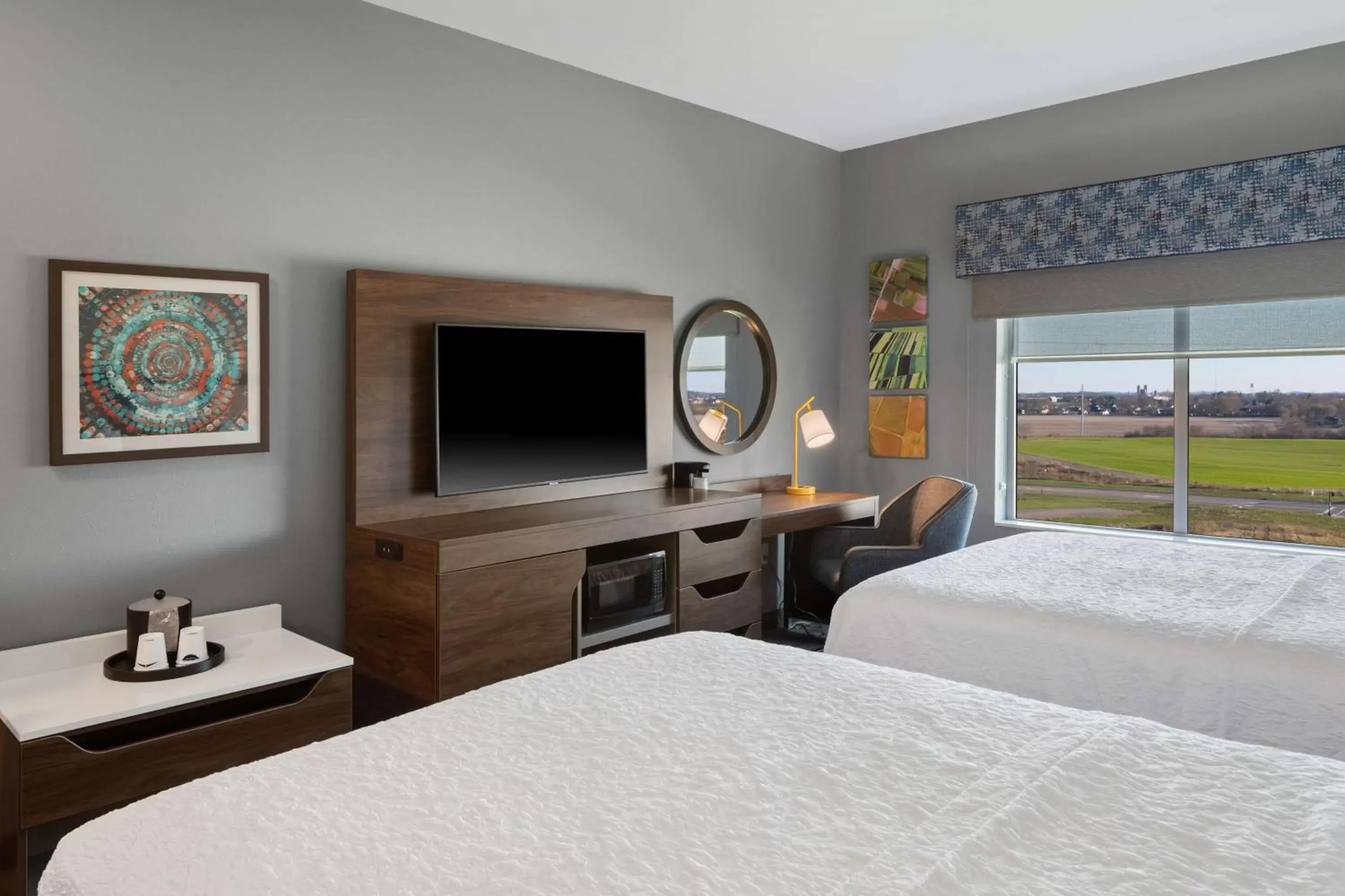 Queen Room with Two Queen Beds in Hampton Inn Circleville, Oh Queen Room with Two Queen Beds in Hampton Inn Circleville, Oh