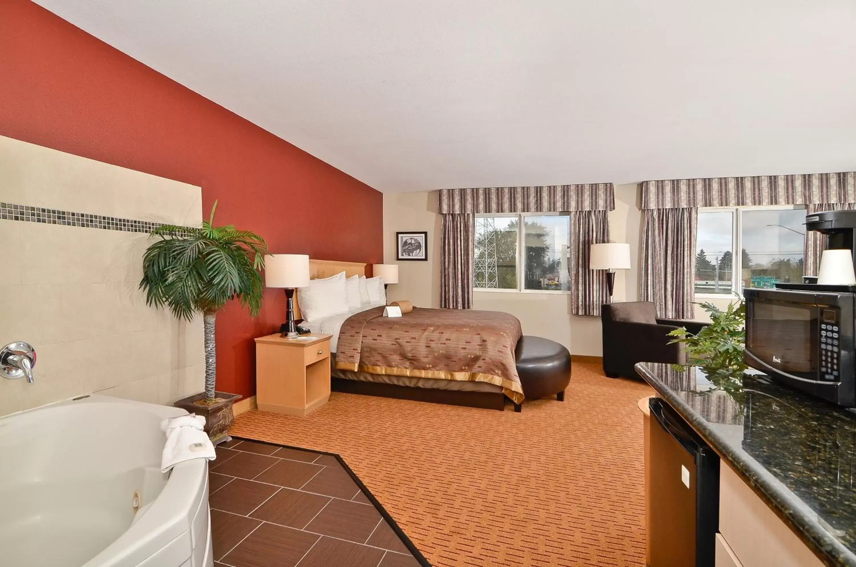 King Suite in Clackamas Inn and Suites King Suite in Clackamas Inn and Suites