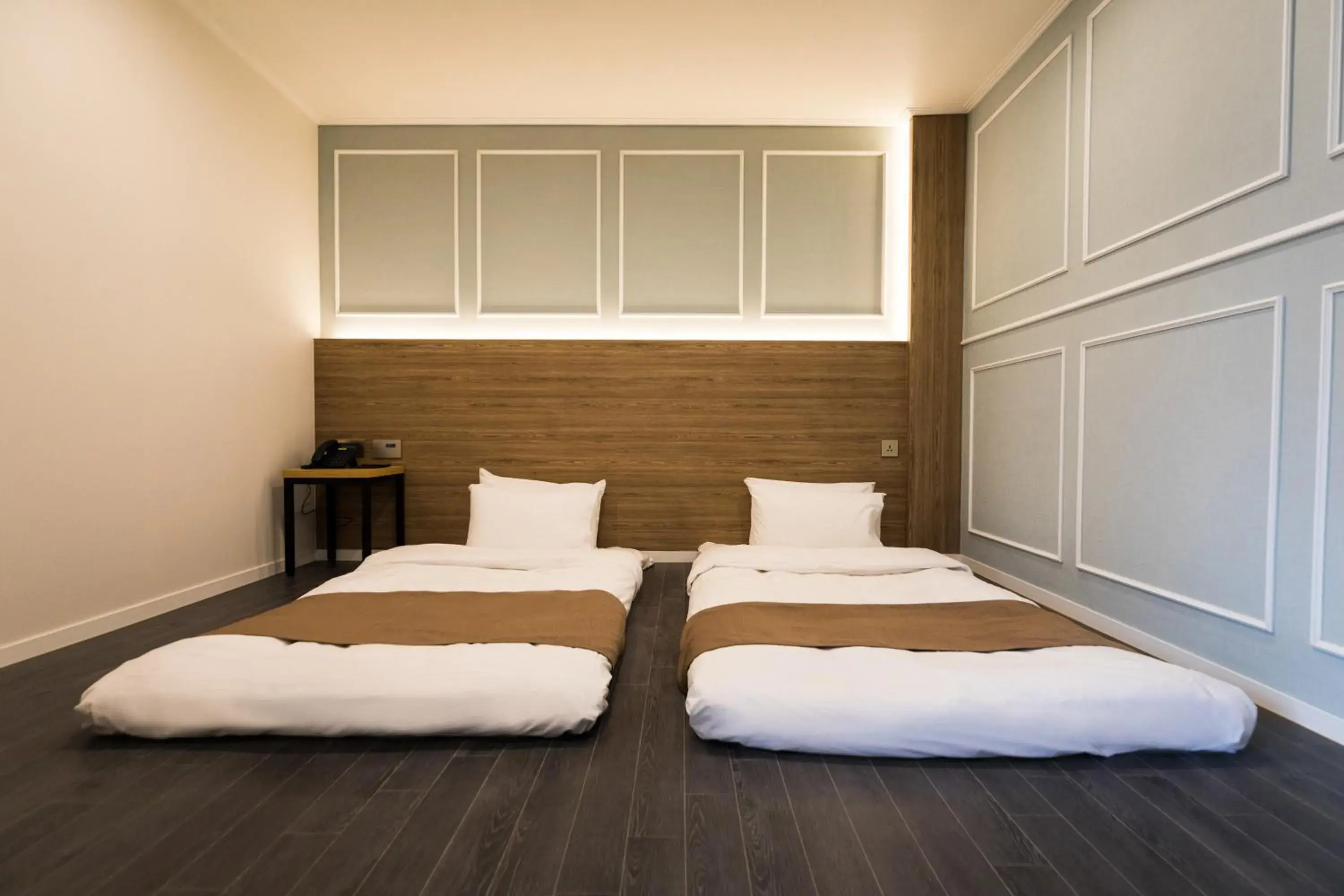 Family Ondol Room with City View in Casaloma Hotel Family Ondol Room with City View in Casaloma Hotel