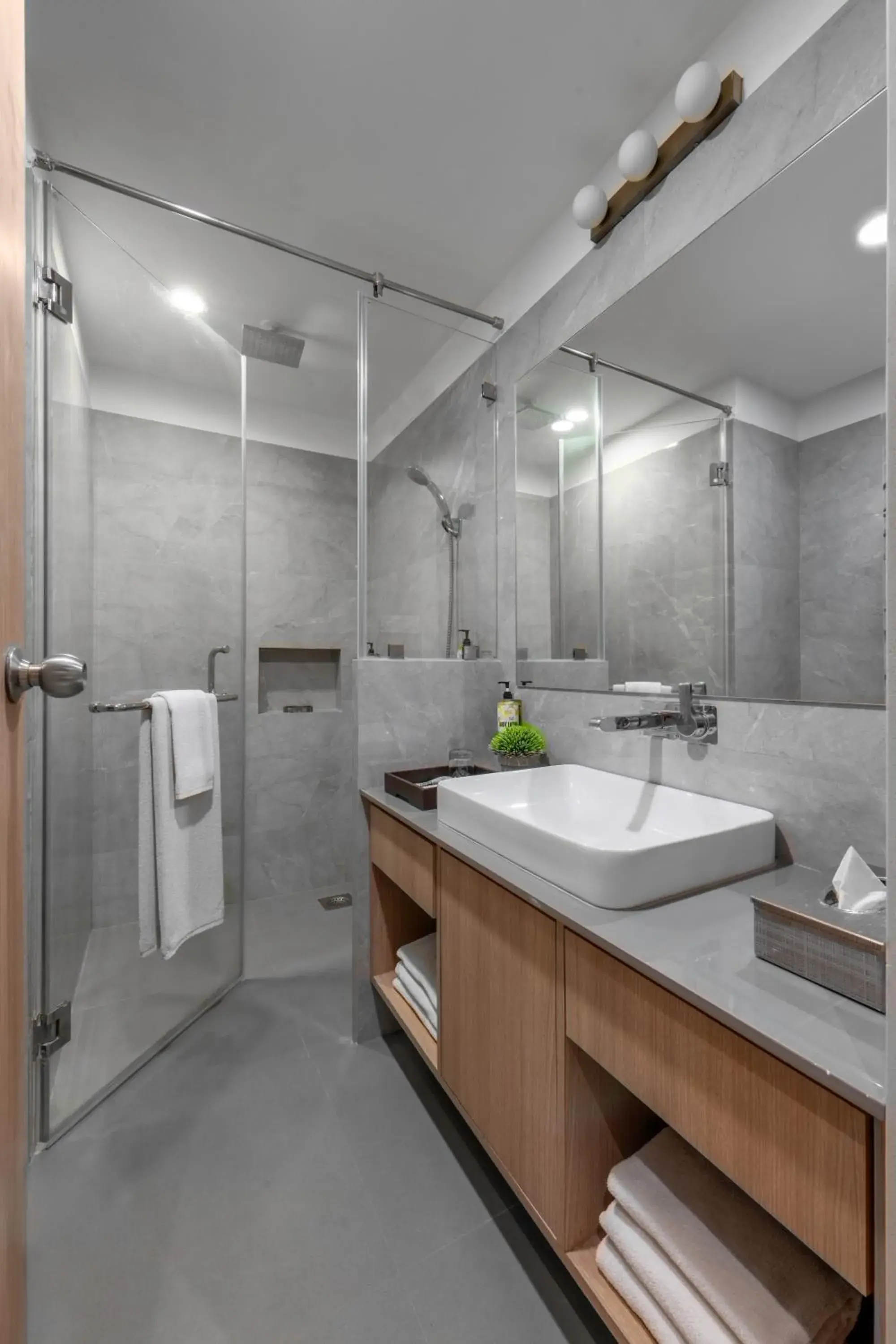 Premium Double Room - single occupancy in Lemon Tree Hotel, Vadodara Premium Double Room - single occupancy in Lemon Tree Hotel, Vadodara