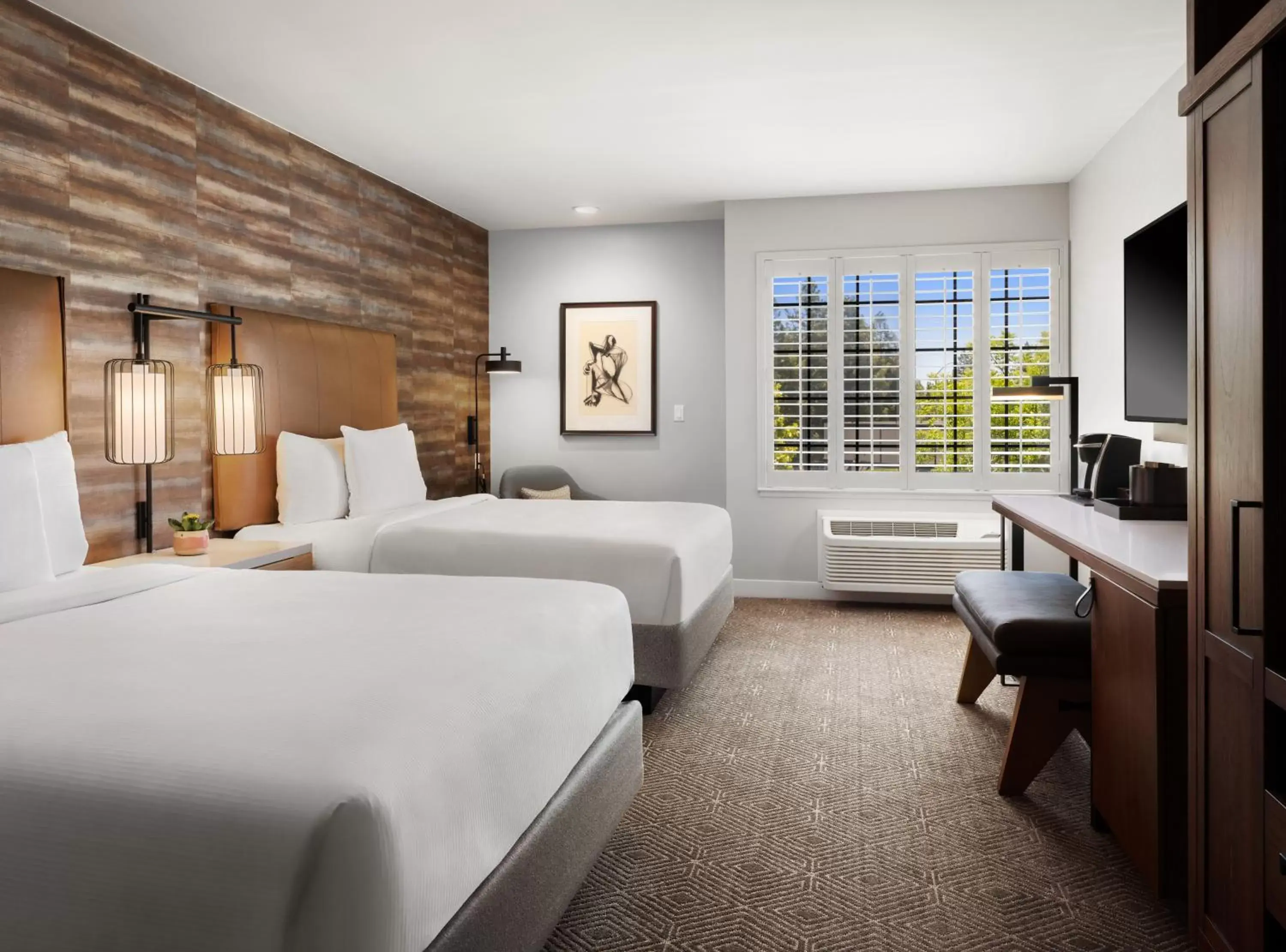 Standard Two Queens in Napa Winery Inn Standard Two Queens in Napa Winery Inn