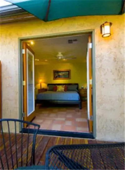 King Suite in Queen's Inn By The River King Suite in Queen's Inn By The River