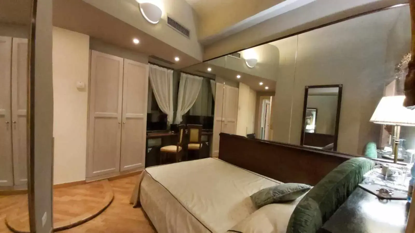 Economy Double Room in Tornabuoni La Petite Suite Economy Double Room in Tornabuoni La Petite Suite