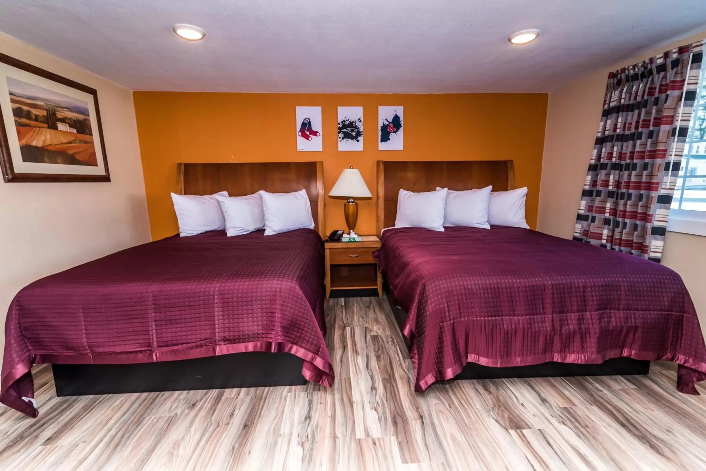 Queen Room in The Minuteman Inn Acton Concord Littleton Queen Room in The Minuteman Inn Acton Concord Littleton