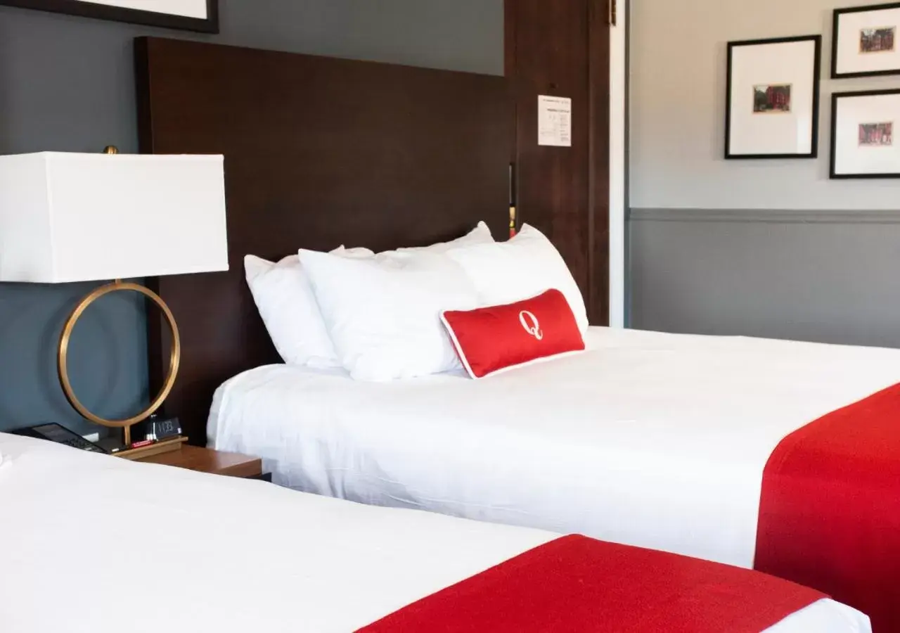 Deluxe Double Room in The Queensbury Hotel Deluxe Double Room in The Queensbury Hotel