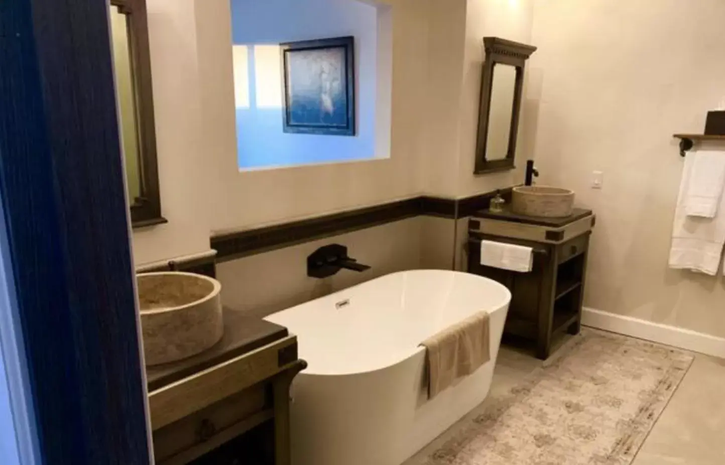 King Room with Mountain View in Domaine Chardonnay King Room with Mountain View in Domaine Chardonnay