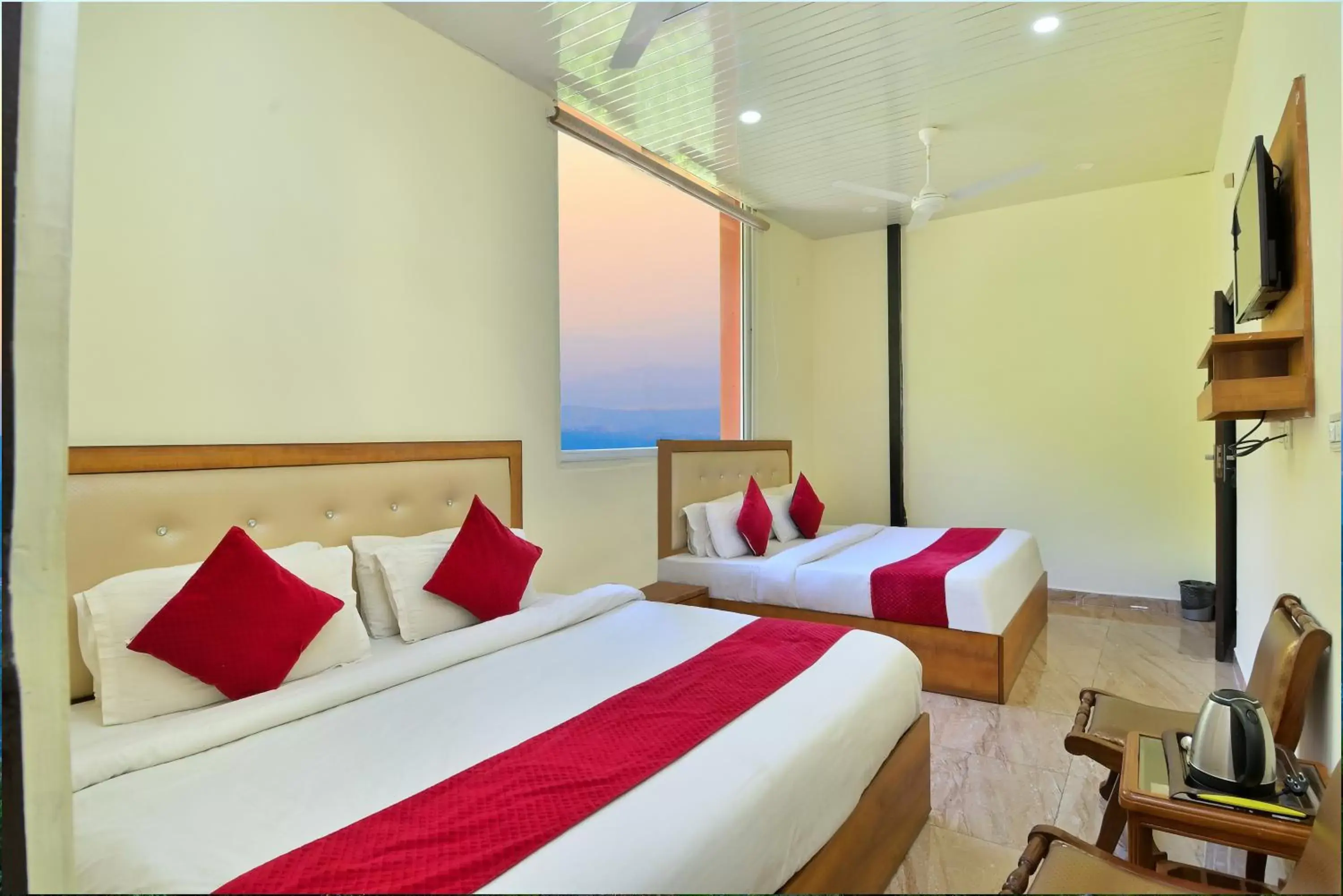 Family Non AC Room without Balcony in Hotel Bliss Valley - Hotel in Dharamshala Family Non AC Room without Balcony in Hotel Bliss Valley - Hotel in Dharamshala