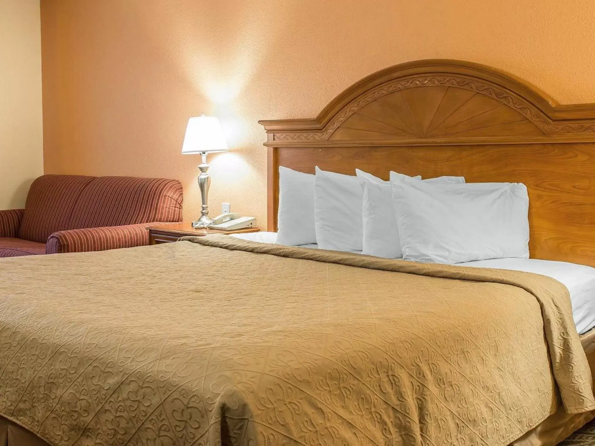 King Room in Quality Inn King Room in Quality Inn