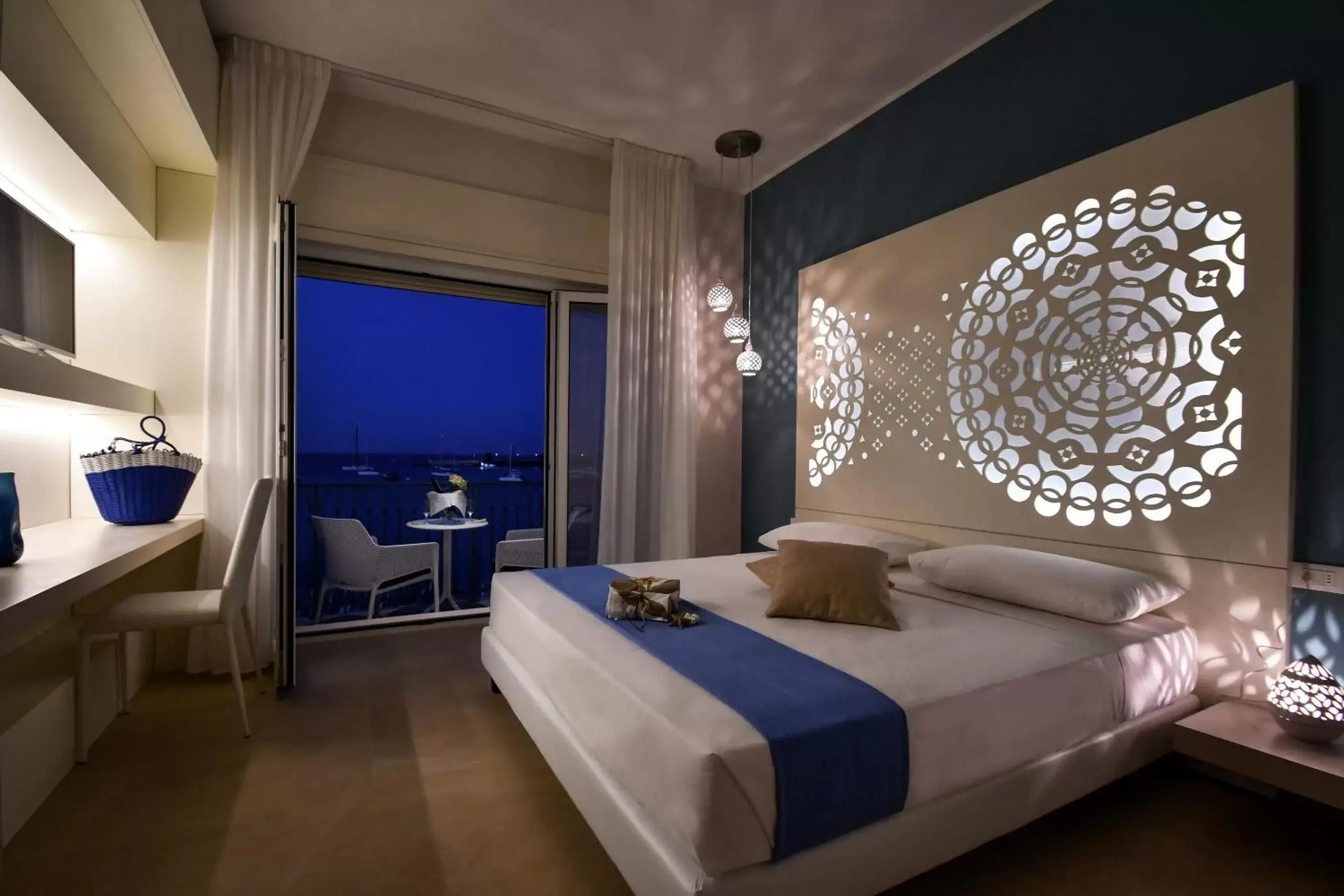 Deluxe Double Room with Balcony and Sea View in B&b Lungomare Otranto Deluxe Double Room with Balcony and Sea View in B&b Lungomare Otranto