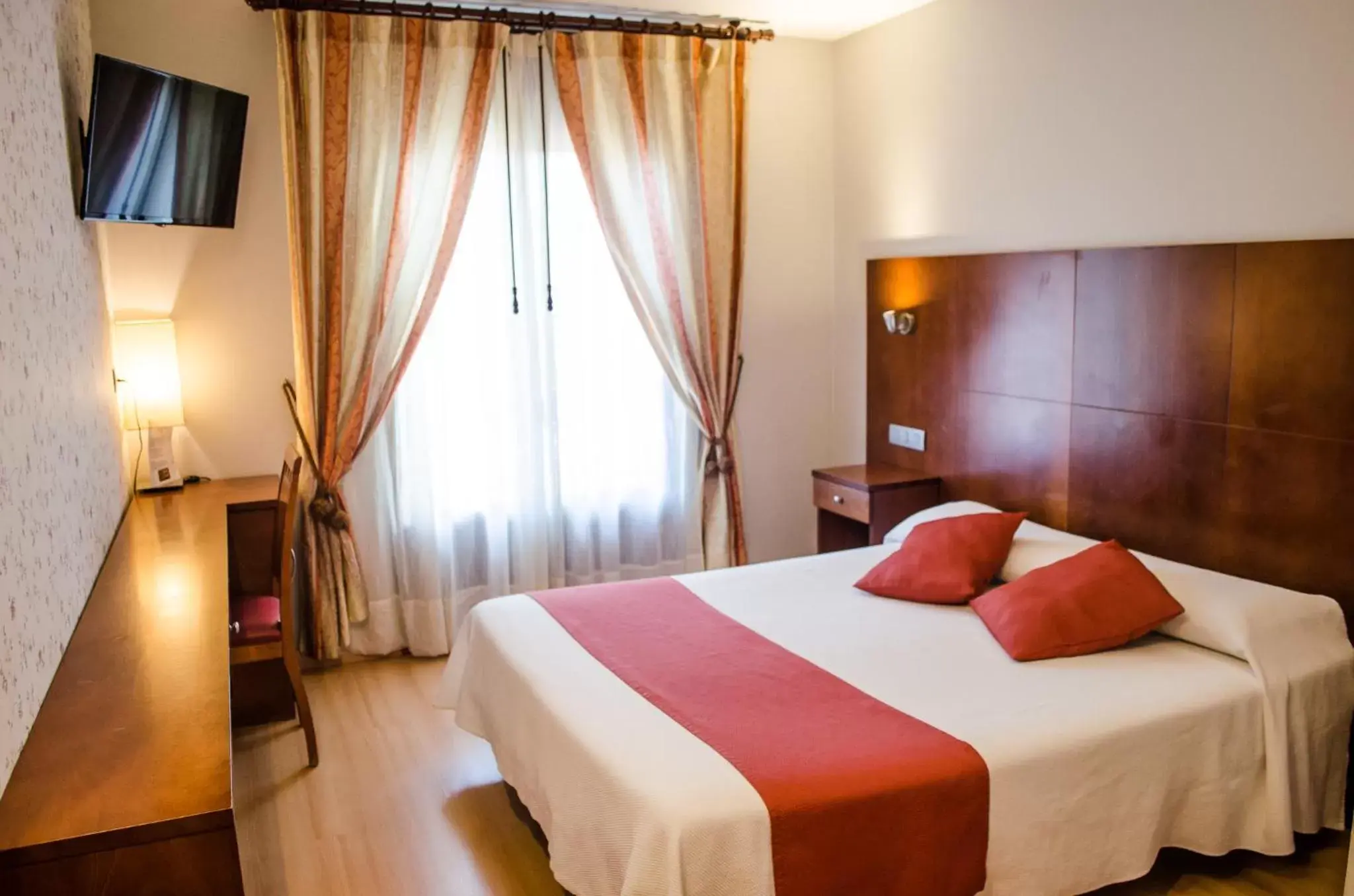 Double Room with Balcony in Hotel Jaqués Double Room with Balcony in Hotel Jaqués