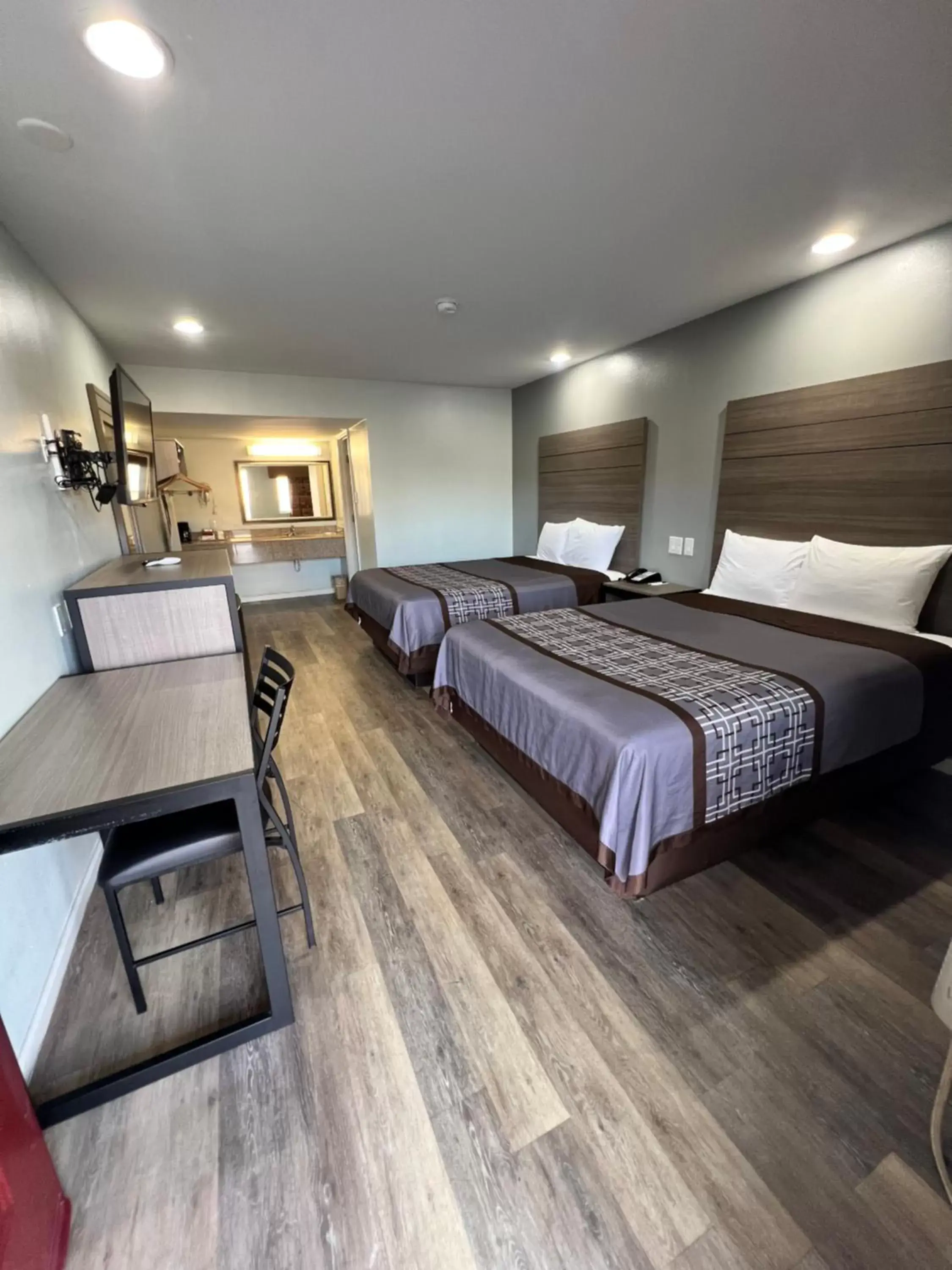 Queen Room with Two Queen Beds - Smoking in Continental Inn and Suites Nacogdoches TX SFA University Downtown Queen Room with Two Queen Beds - Smoking in Continental Inn and Suites Nacogdoches TX SFA University Downtown