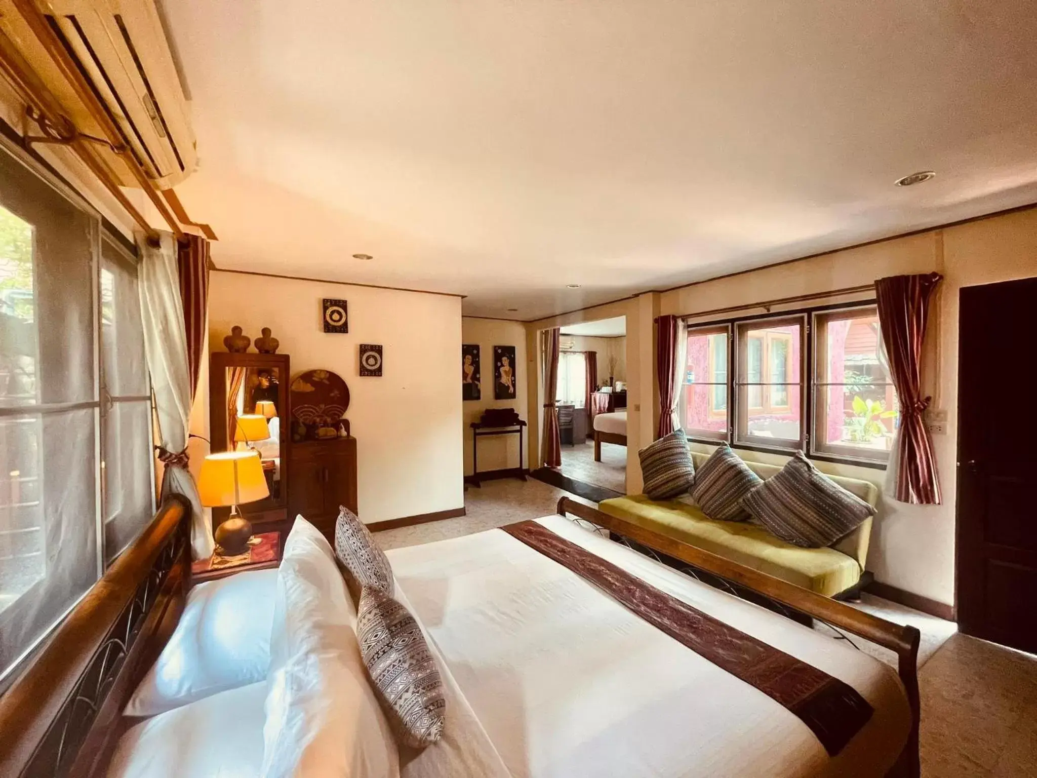 Family Bungalow in Joy's House & Tour Family Bungalow in Joy's House & Tour