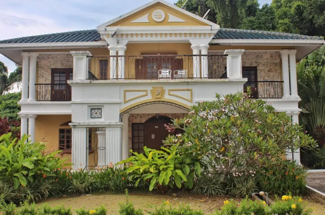 Tiara Villa – 4 Bedroom in Tiara Labuan Hotel Tiara Villa – 4 Bedroom in Tiara Labuan Hotel