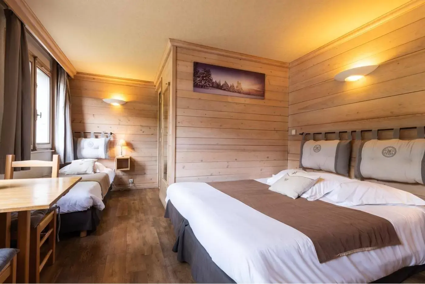 Standard Triple Room in Hotel La Montagne Standard Triple Room in Hotel La Montagne