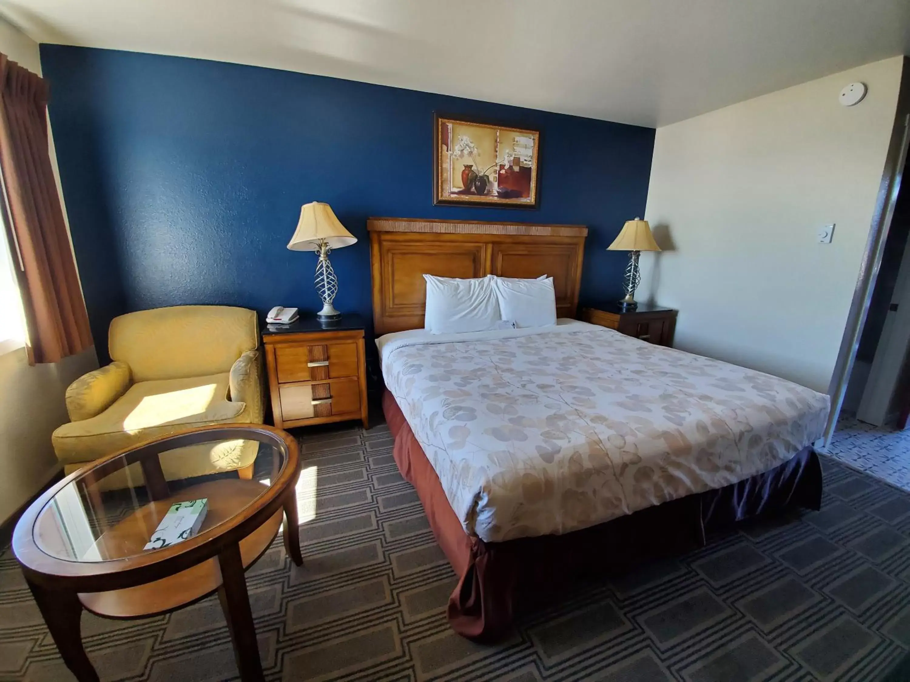 King Room with Water View in Aladdin Motor Inn King Room with Water View in Aladdin Motor Inn