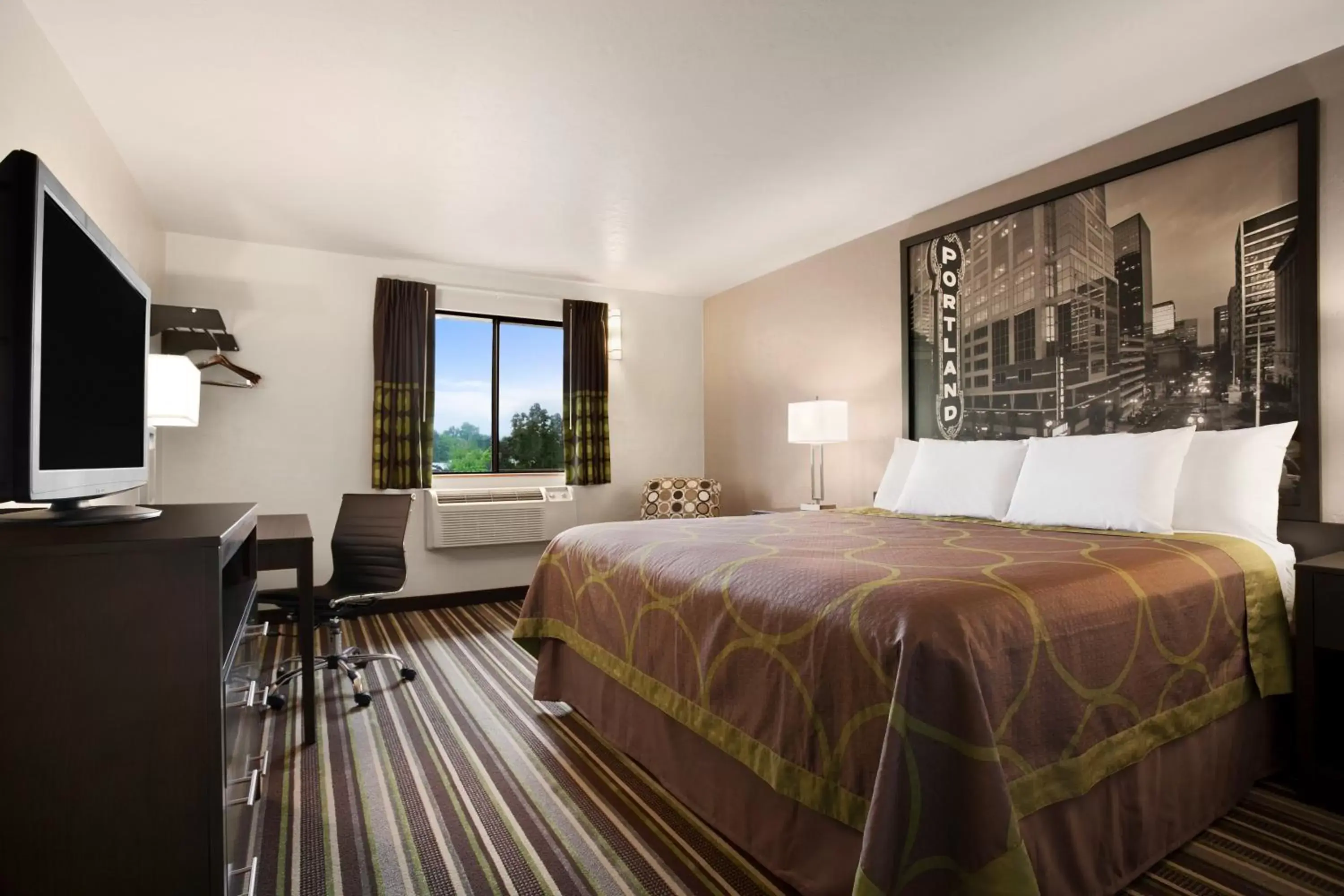 Queen Room - Non-Smoking in Super 8 by Wyndham Portland Airport Queen Room - Non-Smoking in Super 8 by Wyndham Portland Airport