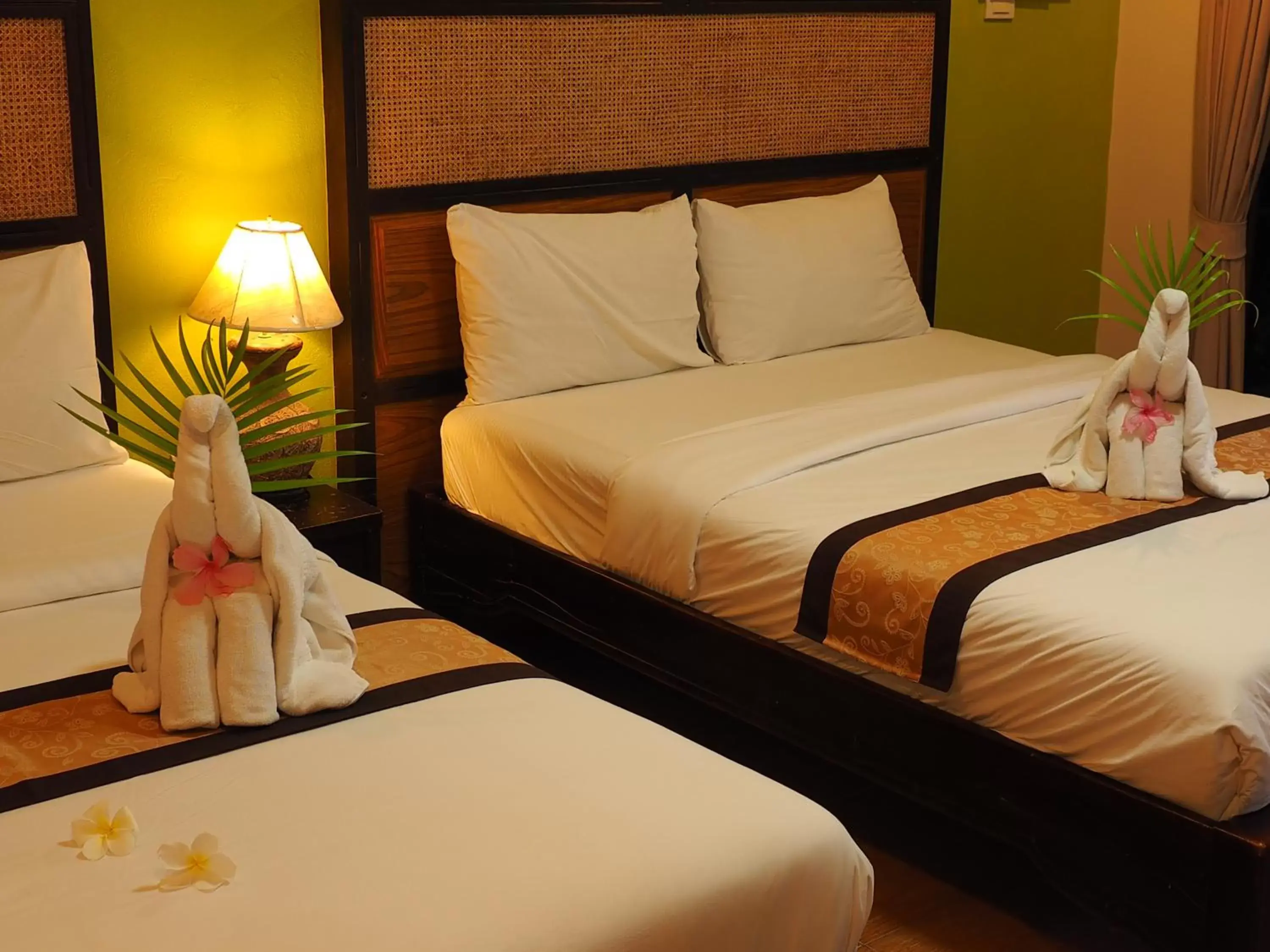 Superior Family Bungalow in Koh Chang Bailan Beach Resort Superior Family Bungalow in Koh Chang Bailan Beach Resort