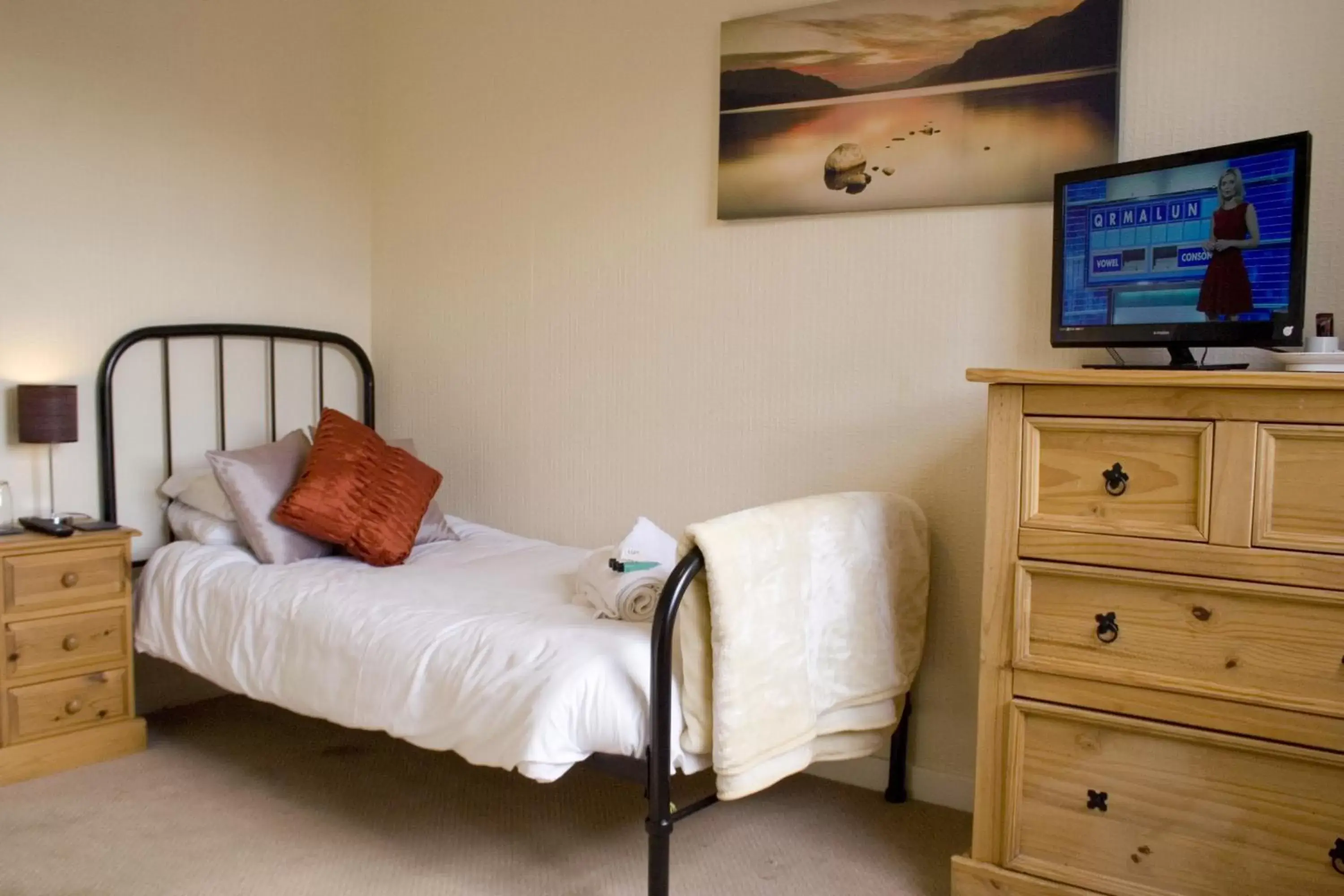 Single Room with Bathroom - single occupancy in The Wheatsheaf Single Room with Bathroom - single occupancy in The Wheatsheaf