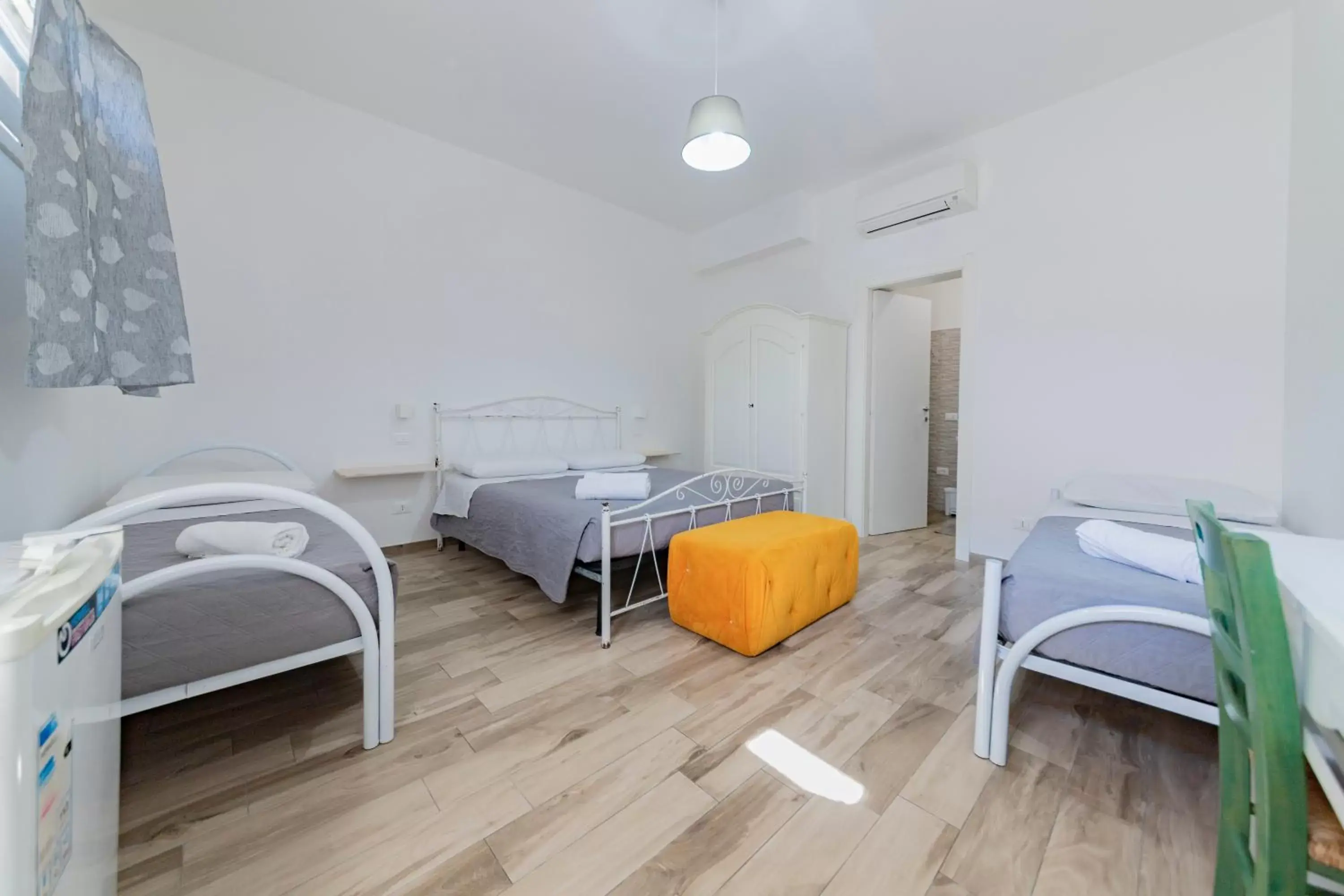 Comfort Quadruple Room in Via Roca 55 Comfort Quadruple Room in Via Roca 55